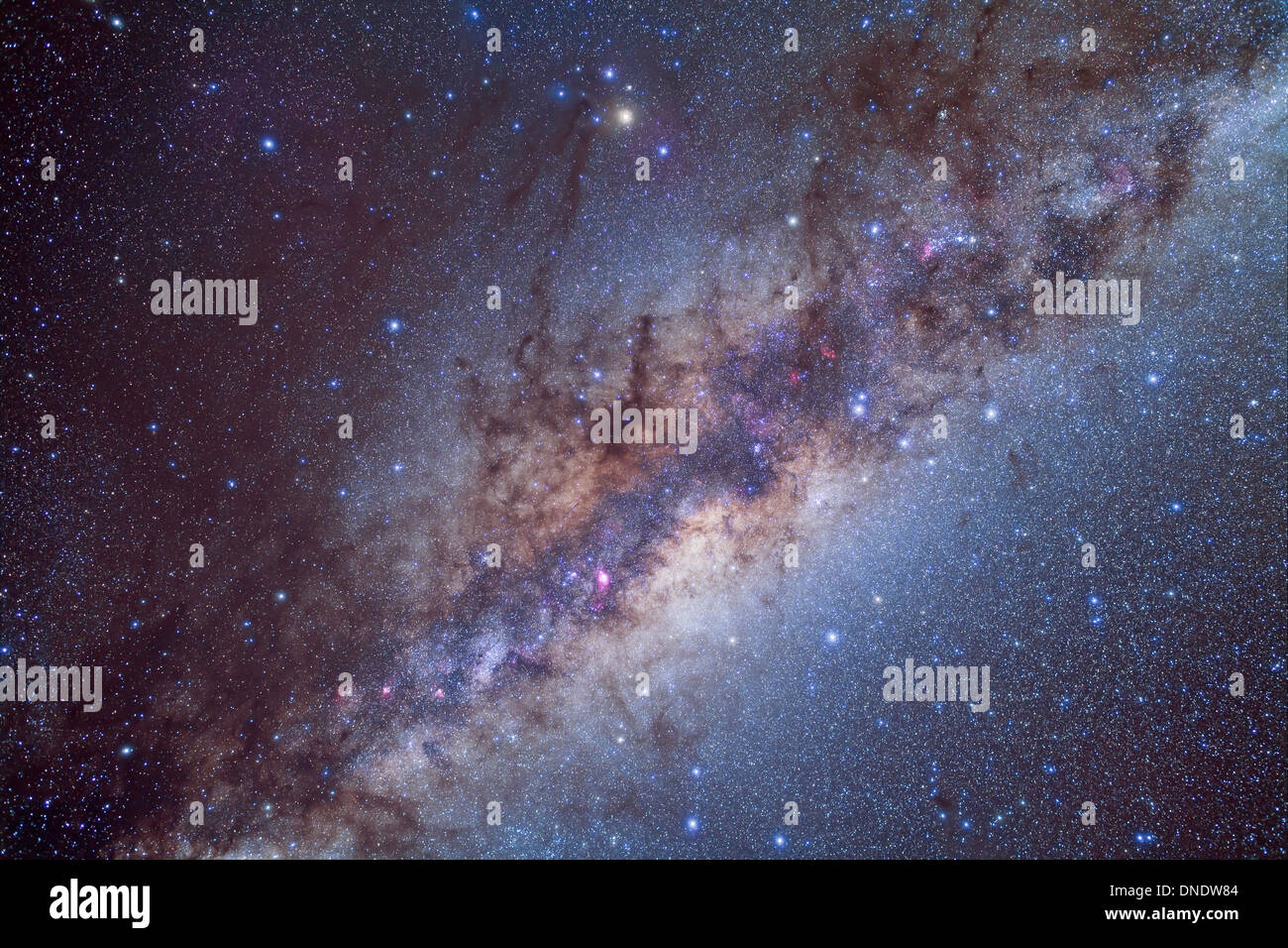 Il centro della Via Lattea attraverso il Sagittario e scorpione. Foto Stock