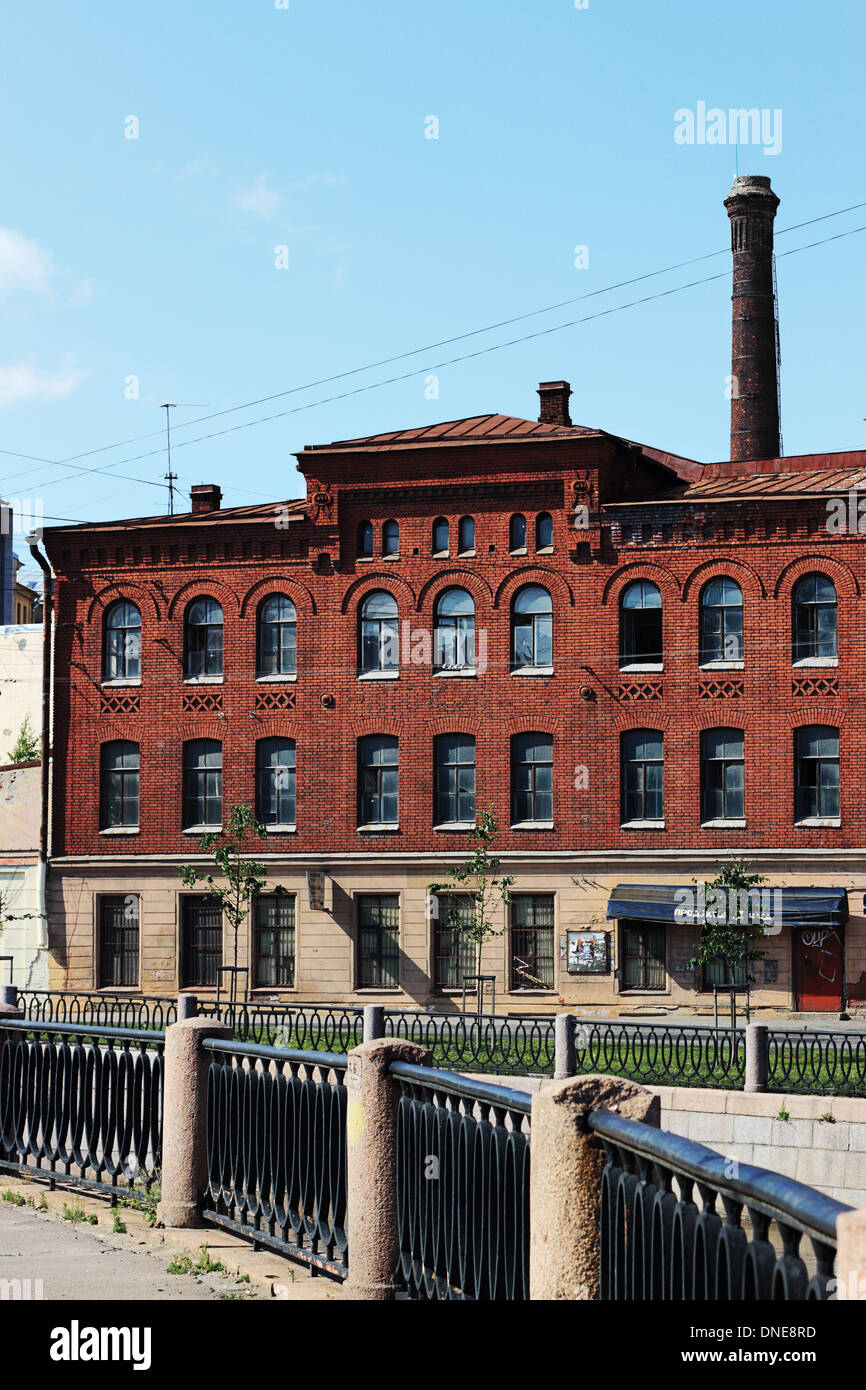 Il vecchio edificio di mattoni a San Pietroburgo, Russia Foto Stock