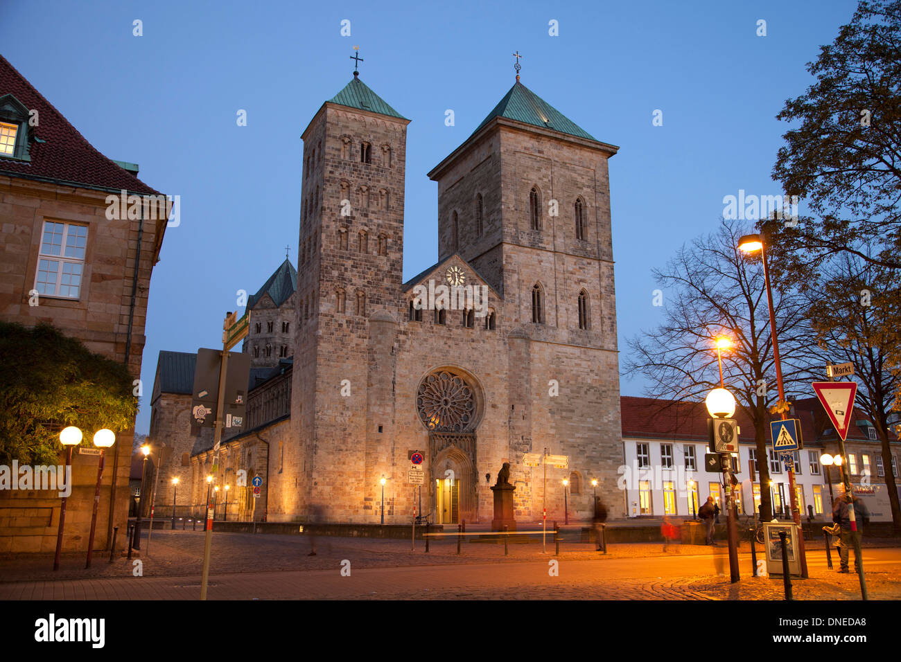 La Cattedrale di San Pietro di notte, Osnabrück, Bassa Sassonia, Germania Foto Stock