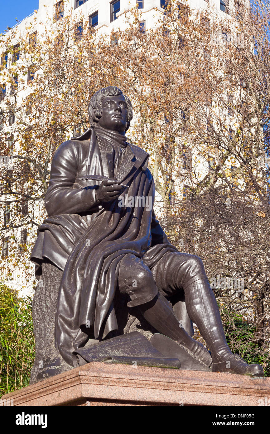 London, Victoria Embankment Gardens Sir John Steell della statua di Robert Burns Foto Stock