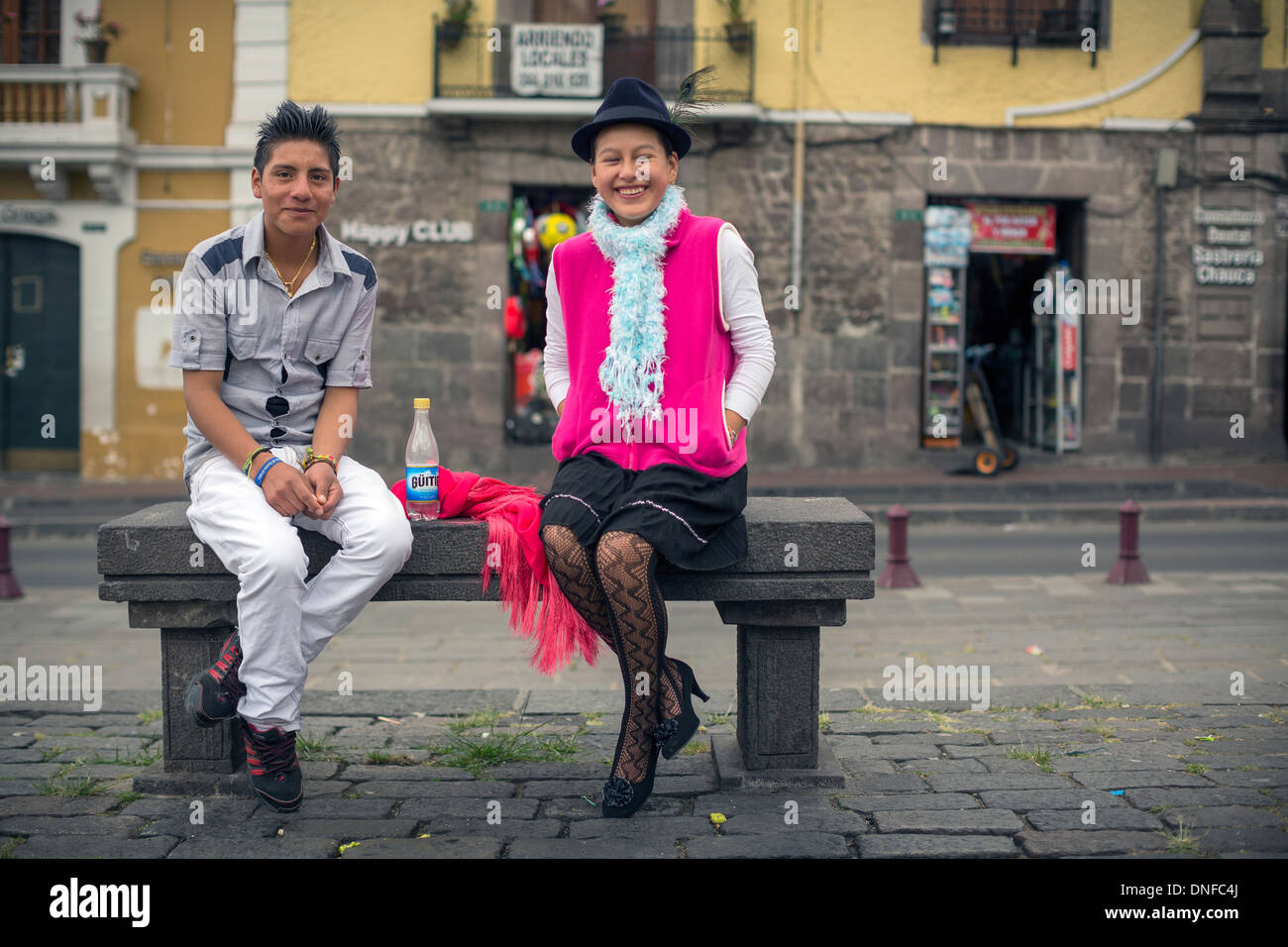 I giovani nella Plaza Grande - Quito, Ecuador Foto Stock