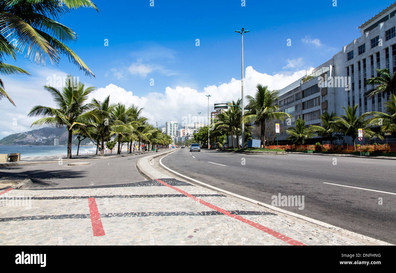 Strada dalla spiaggia di Ipanema a Rio de Janeiro in Brasile Foto Stock