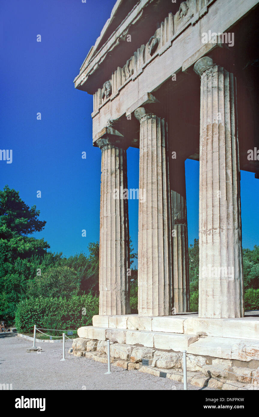 Greco tempio dorico di Efesto o Hephaisteion (C5BC), precedentemente Theseion, agora ateniese, Atene Grecia Foto Stock