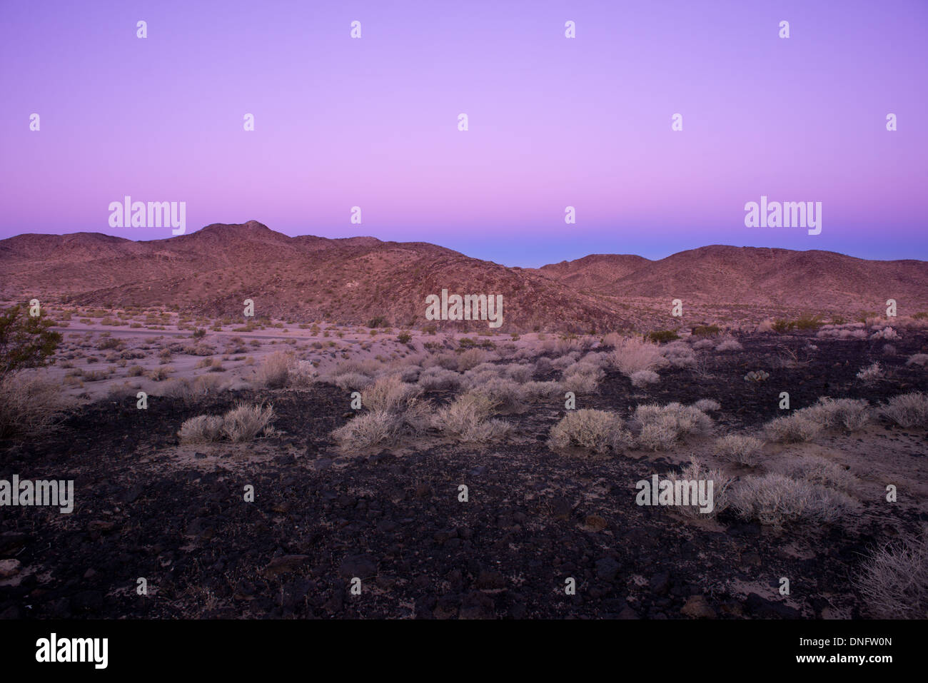Sunrise nel luogo di origine vulcanica vicino al Deserto Mojave in California Foto Stock