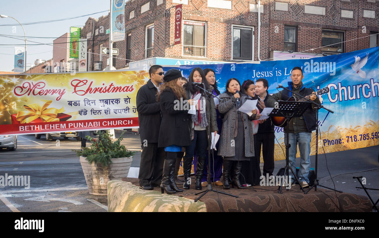 Membri del Nepali Punjabi Chiesa a un evento di outreach in Jackson Heights in New York Foto Stock