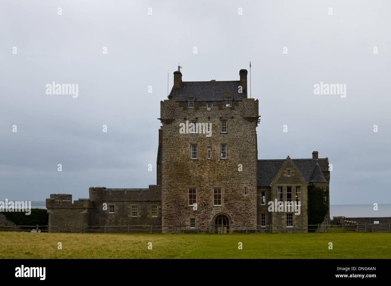Ackergill Tower, antico castello scozzese, ora albergo di lusso, Wick Foto Stock