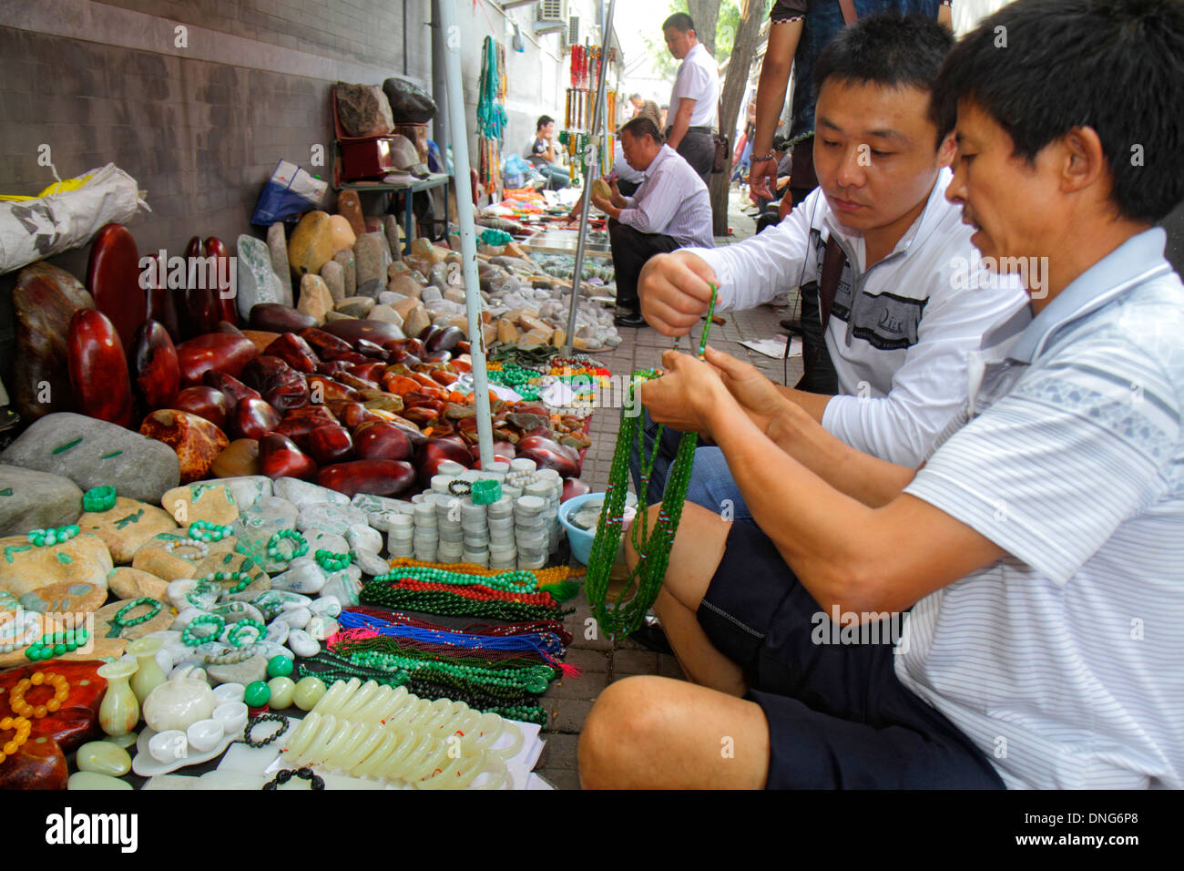 Pechino Cina, cinese, orientale, Chaoyang District, Panjiayuan Weekend sterrato mercato delle pulci, shopping shopper shopping negozi negozi mercati di acquisto vendere, retai Foto Stock