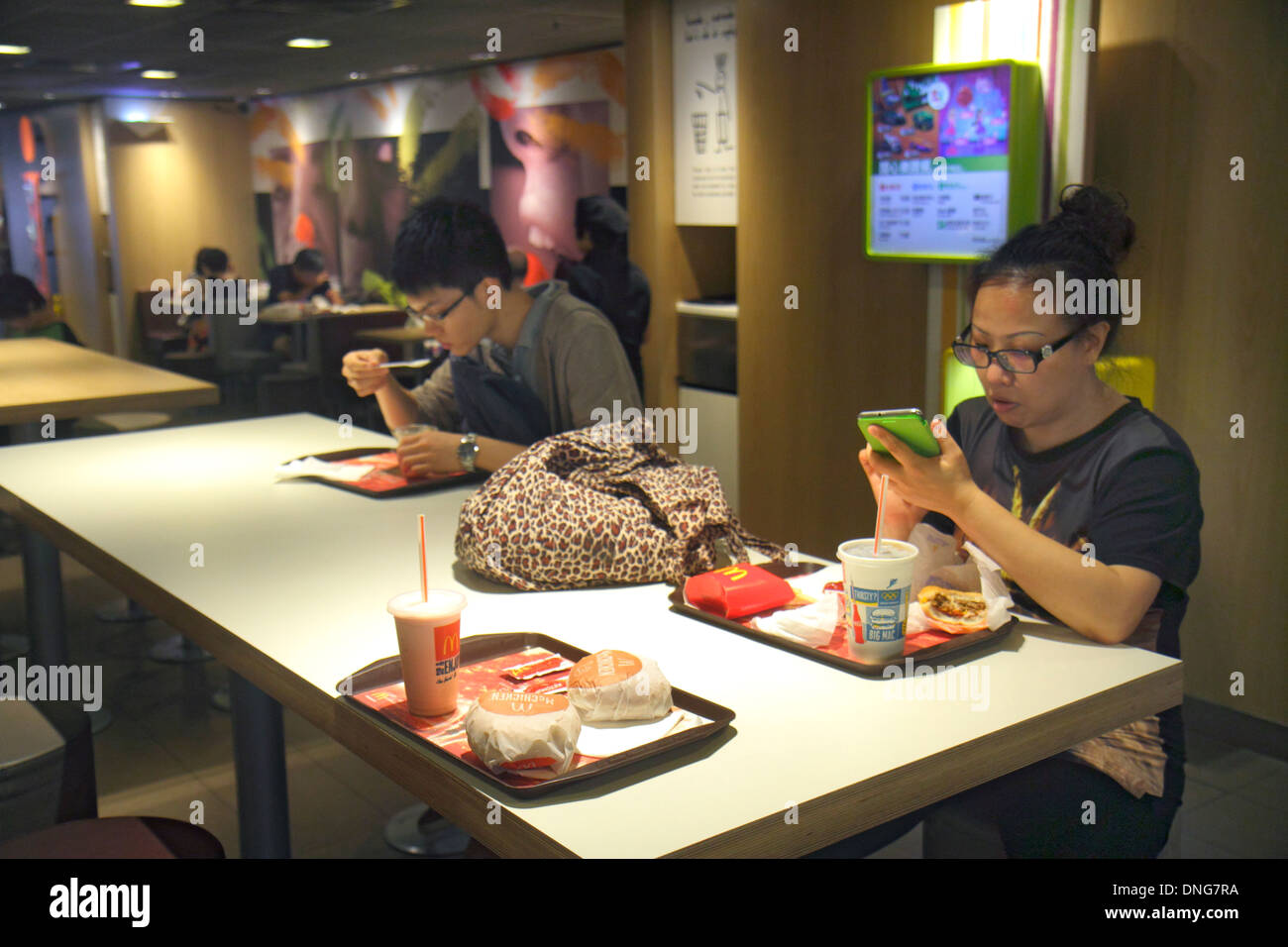 Hong Kong Cina, Hong Kong, cinese, orientale, isola, Fortress Hill, King's Road, McDonald's, hamburger, fast food, ristoranti, caffetteria, cucina Foto Stock