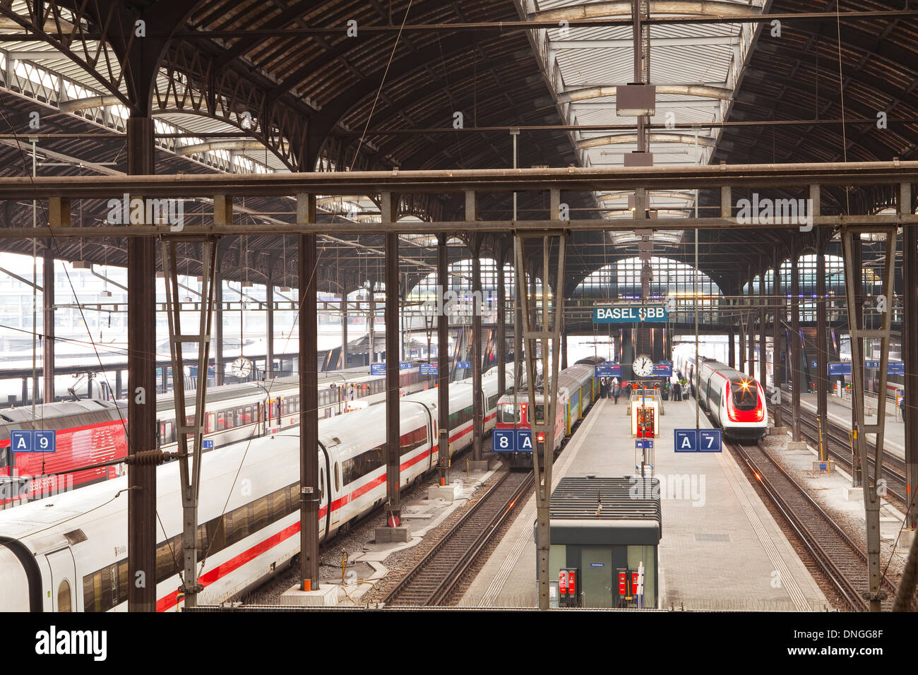 Basilea FFS stazione ferroviaria della Svizzera Foto stock - Alamy