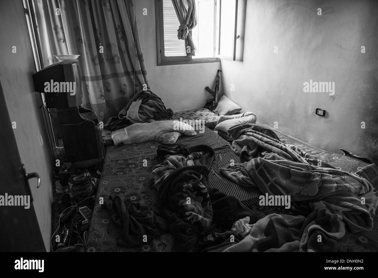 Aleppo, Siria, . Il 2 aprile 2013. Un posto per dormire dei soldati della FSA (libero esercito siriano), il 2 Aprile 2013.Foto: Martin FÃƒÂ¶rster/NurPhoto © Martin FÃƒÂ¶Rster/NurPhoto/ZUMAPRESS.com/Alamy Live News Foto Stock
