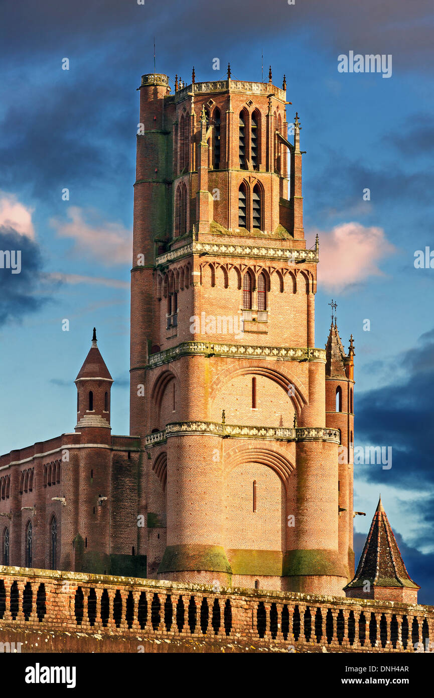 L'Europa, Francia, Tarn, Albi. Città episcopale, classificato come Patrimonio Mondiale dell'UNESCO. Cattedrale Sainte-Cecile. Foto Stock