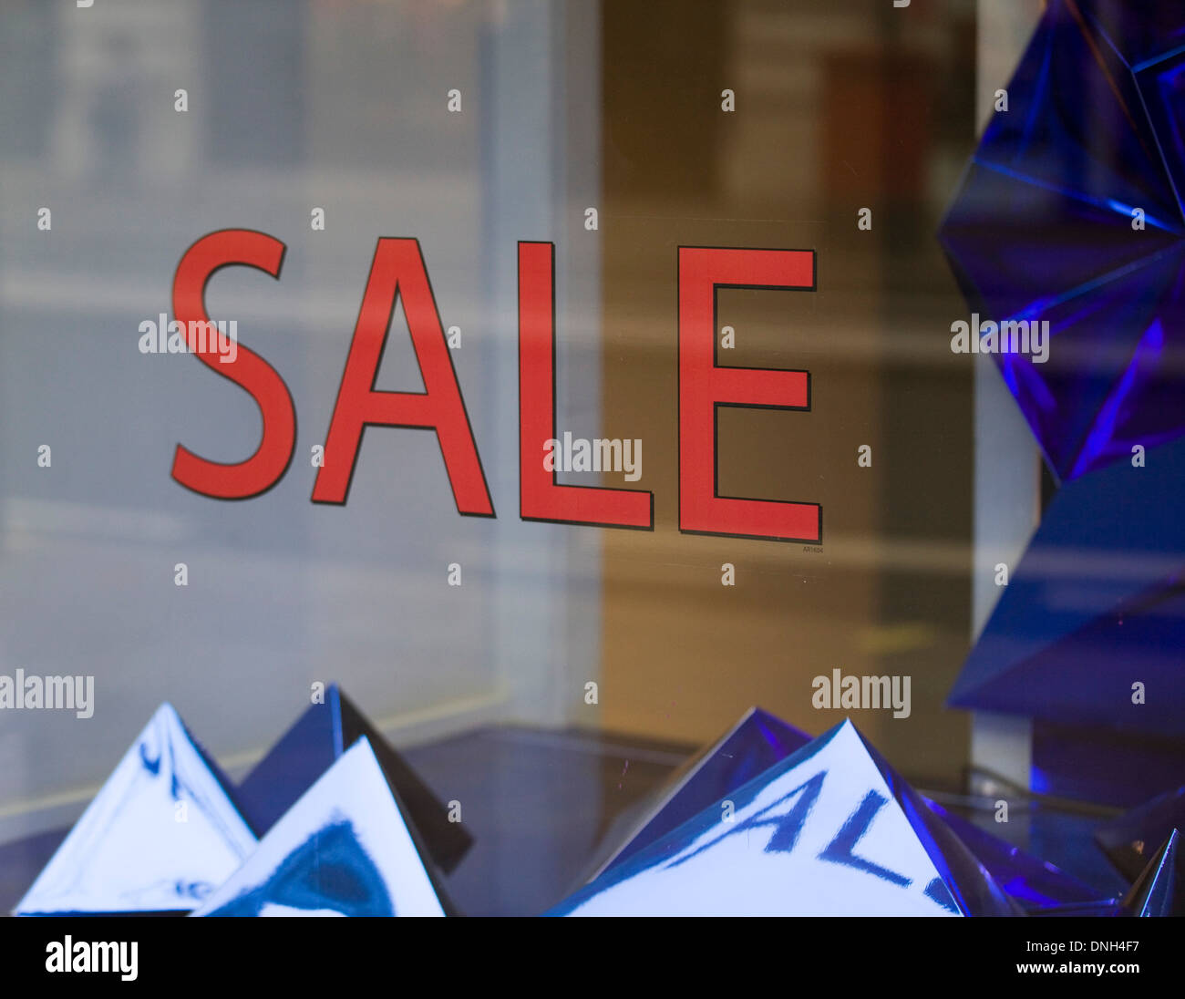 La finestra di visualizzazione a Londra Inghilterra la January Sales Foto Stock