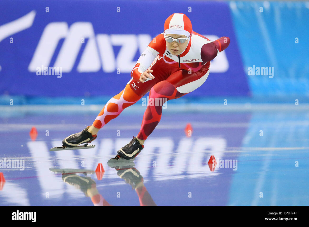 Maki Tabata (JPN), dicembre 27, 2013 - pattinaggio di velocità : Giappone Team olimpico prove per Sochi, Donna 1500 m a M-onda in Nagano, Giappone. (Foto di Yusuke Nakanishi/AFLO SPORT) Foto Stock