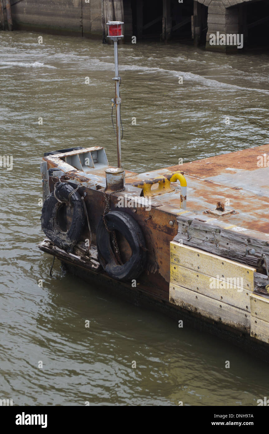 Ferry landing lungo il fiume Mississippi in New Orleans Foto Stock