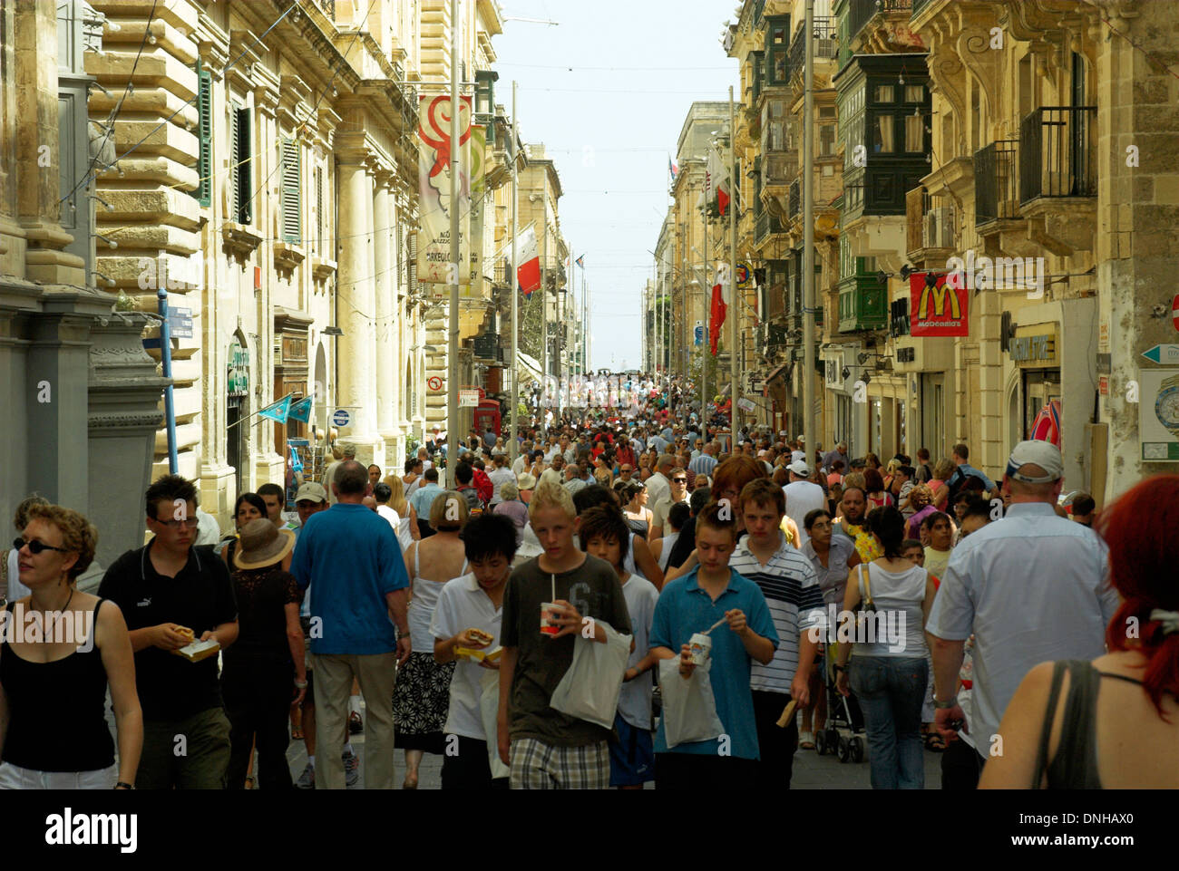 Domenica i passeggini in Repubblica Street, Valletta, Malta Foto Stock