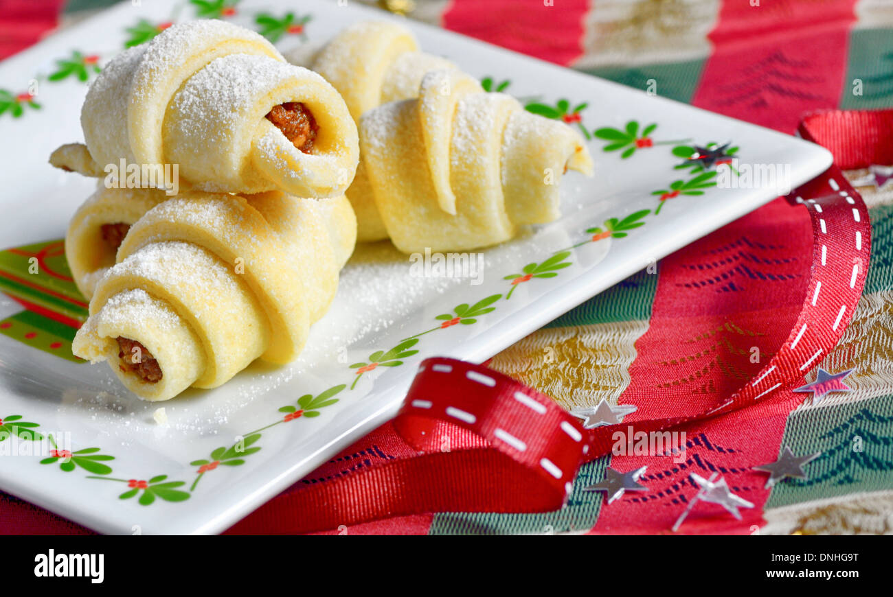 Rugelach fatti in casa (pasticceria ebraica) per il tempo di Natale Foto Stock