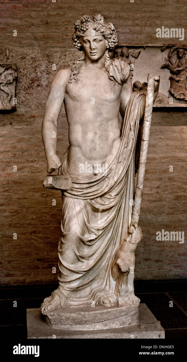 Dioniso ( dio della vendemmia vinificazione ) copia romana dopo originale greco 400 BC Foto Stock