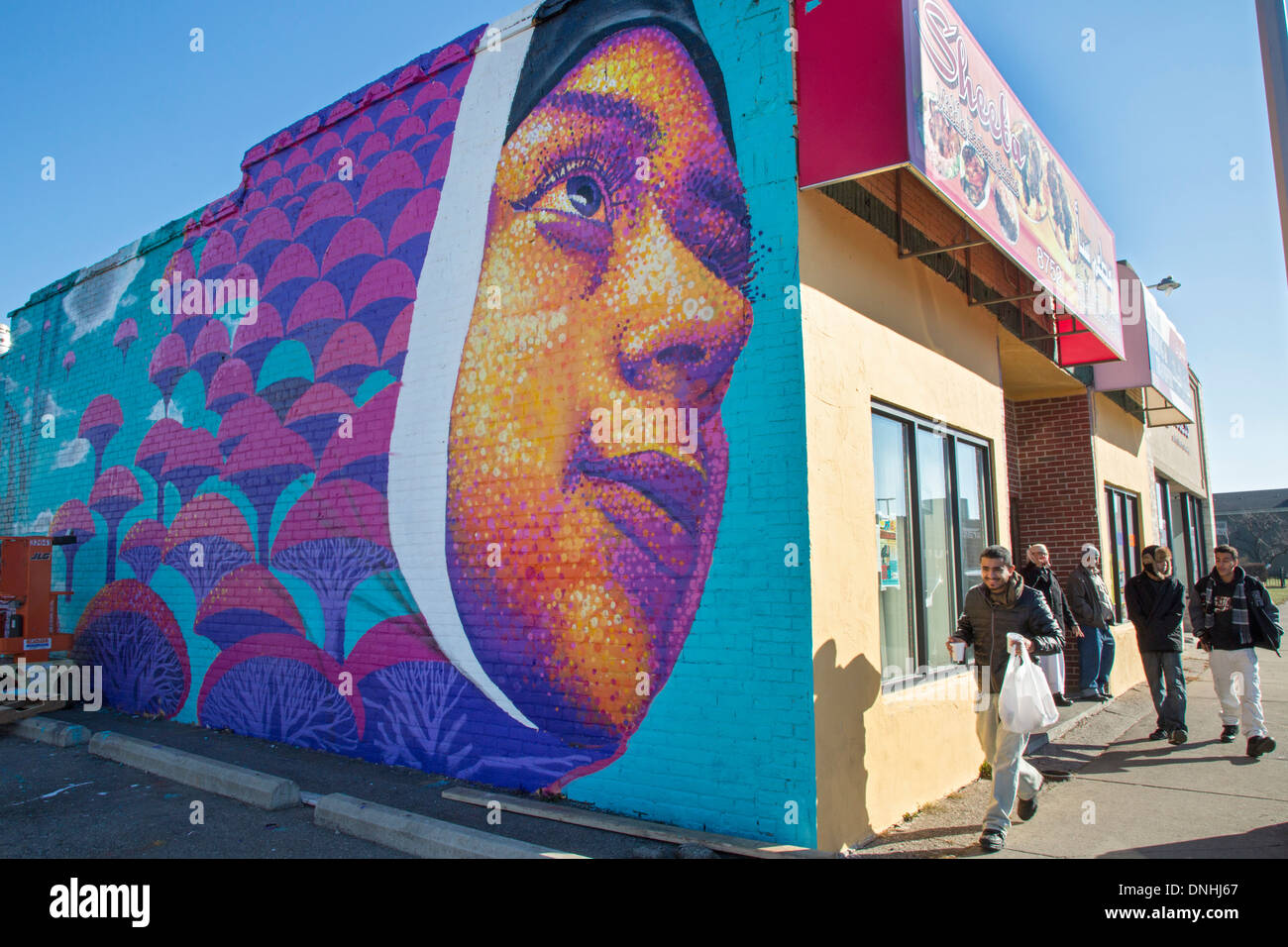 Hamtramck, Michigan - un dipinto sulla parete esterna del ristorante Sheeba onori Arab-American immigrati, soprattutto dallo Yemen. Foto Stock