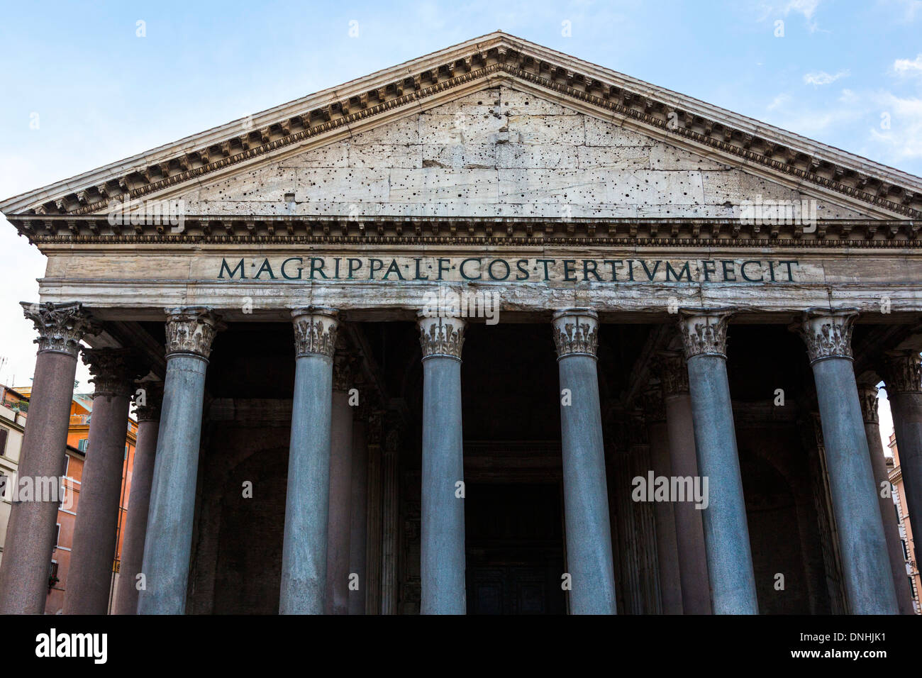 Basso angolo vista del Pantheon Pantheon Roma, Roma, della Provincia di Roma, lazio, Italy Foto Stock