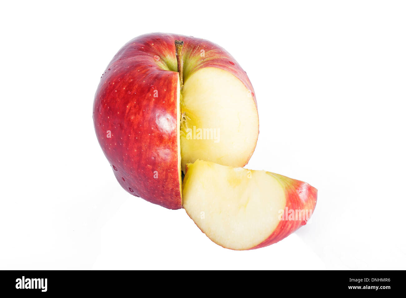 Tagliare Apple su uno sfondo bianco Foto Stock