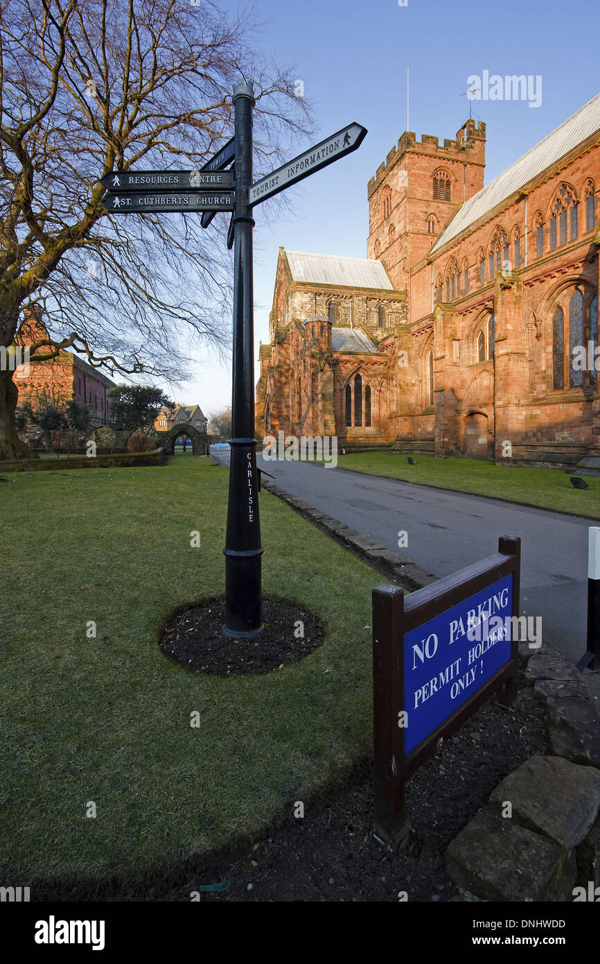 La luce del sole colpisce Carlisle Cathedral uno il più piccolo cattedrali in Inghilterra Foto Stock