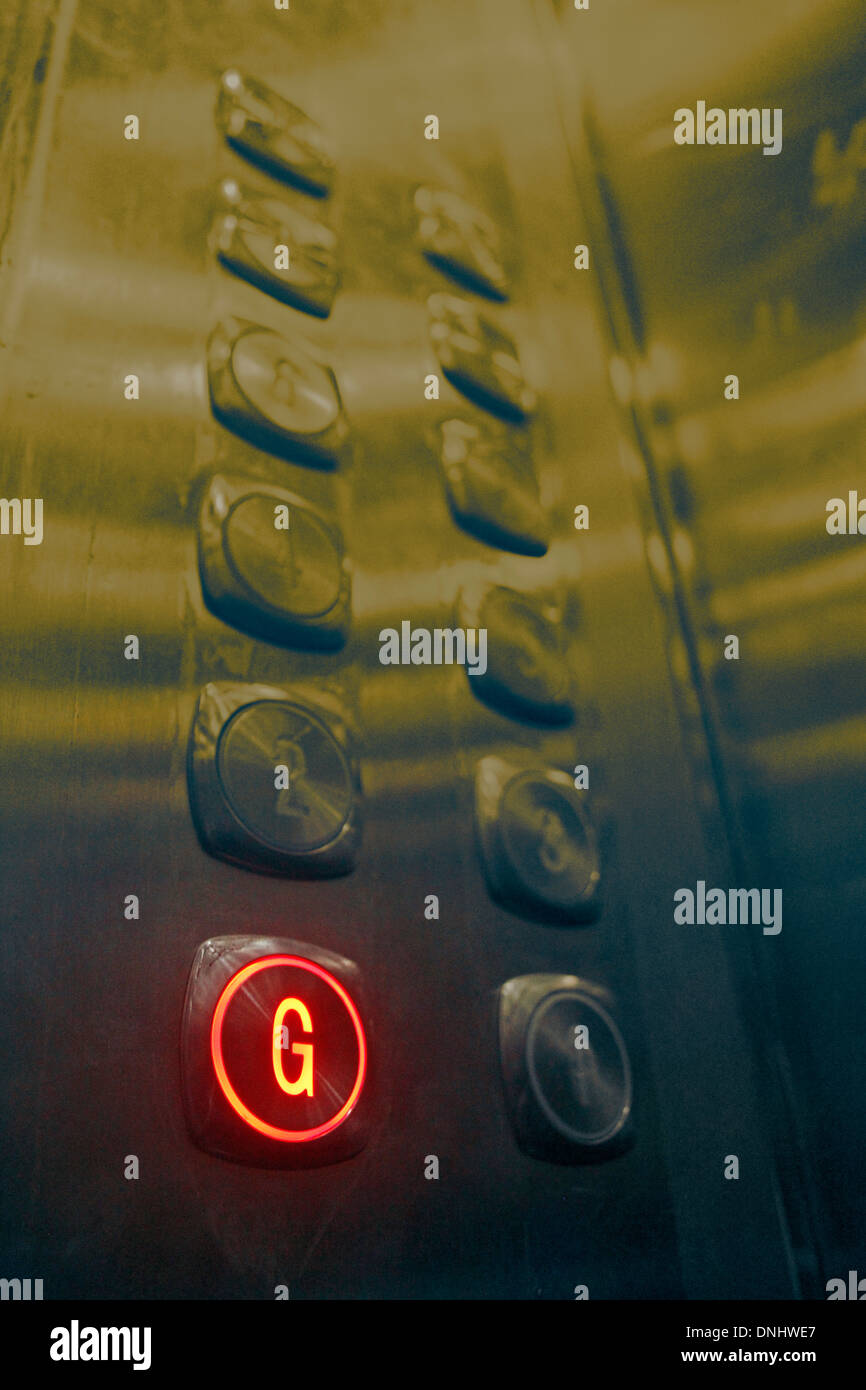 Pulsanti numerati in un ascensore o elevatore Foto Stock