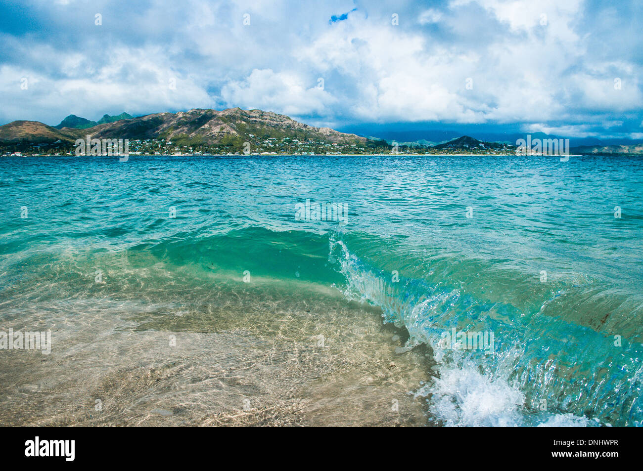 Guardando indietro a Lanikai & Oahu Island da Moku Nui Isola, Kailua Bay, Oahu, Hawaii Foto Stock