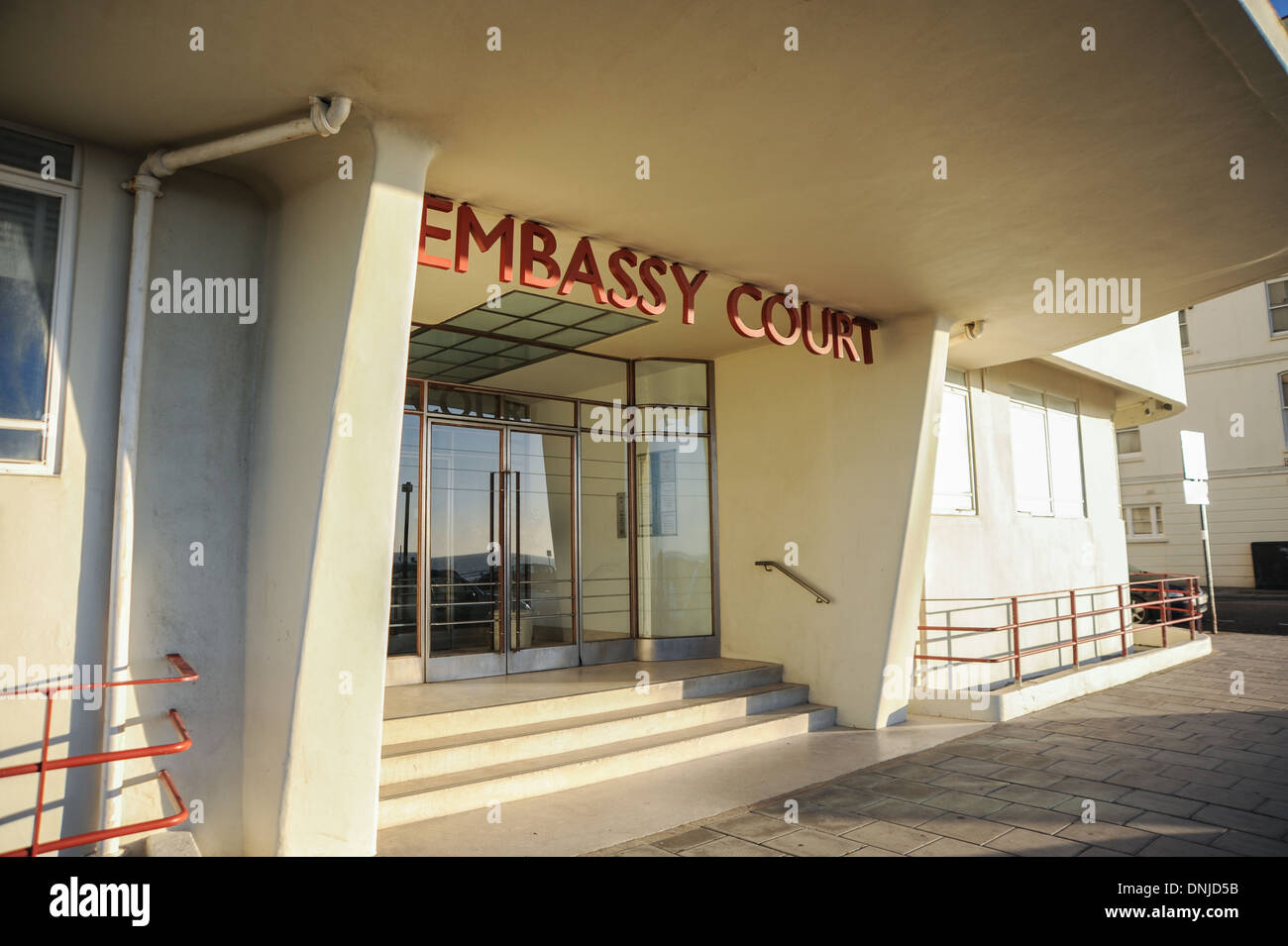 L'art deco Embassy Corte blocco di appartamenti sul lungomare di Brighton Regno Unito Foto Stock