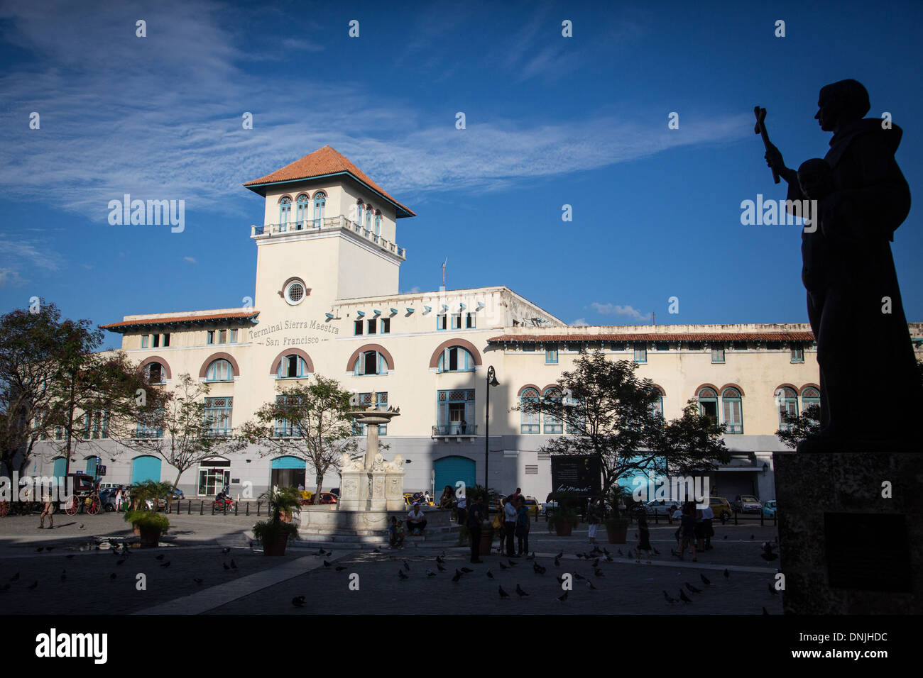 Il terminale della Sierra Maestra (stazione vicino al porto), PLAZA SAN FRANCISCO, Havana, Cuba, CARAIBI Foto Stock
