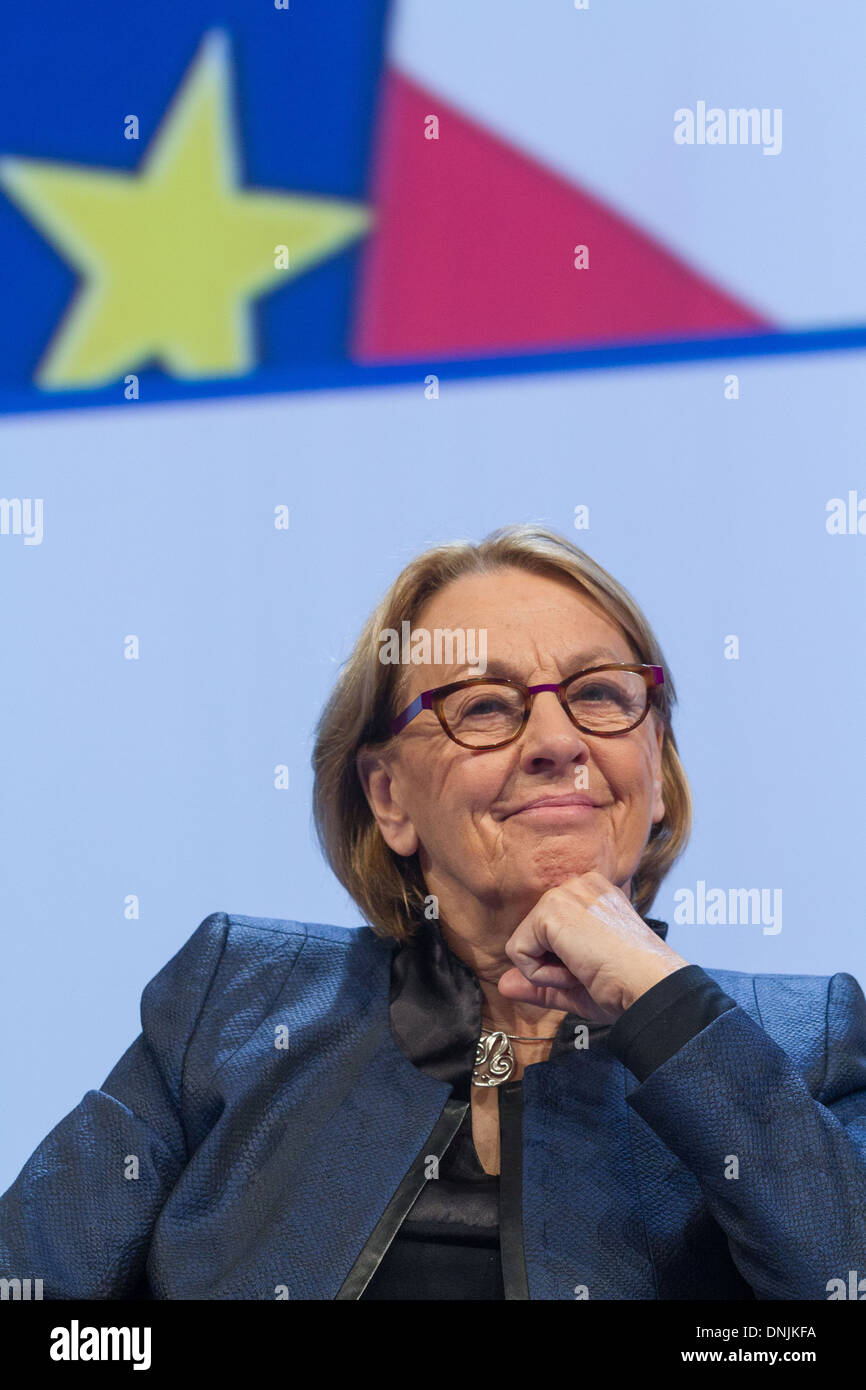 MARYLISE LEBRANCHU, ministro per la riforma dello stato e la decentralizzazione, 95esimo CONGRESSO DEI SINDACI FRANCESI E I LEADER DELLE COMUNITÀ DI FRANCIA Foto Stock