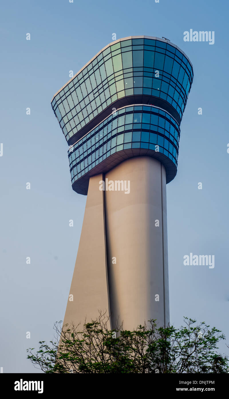 Il controllo del traffico aereo torre o ATC presso l'Aeroporto Internazionale di Mumbai Foto Stock