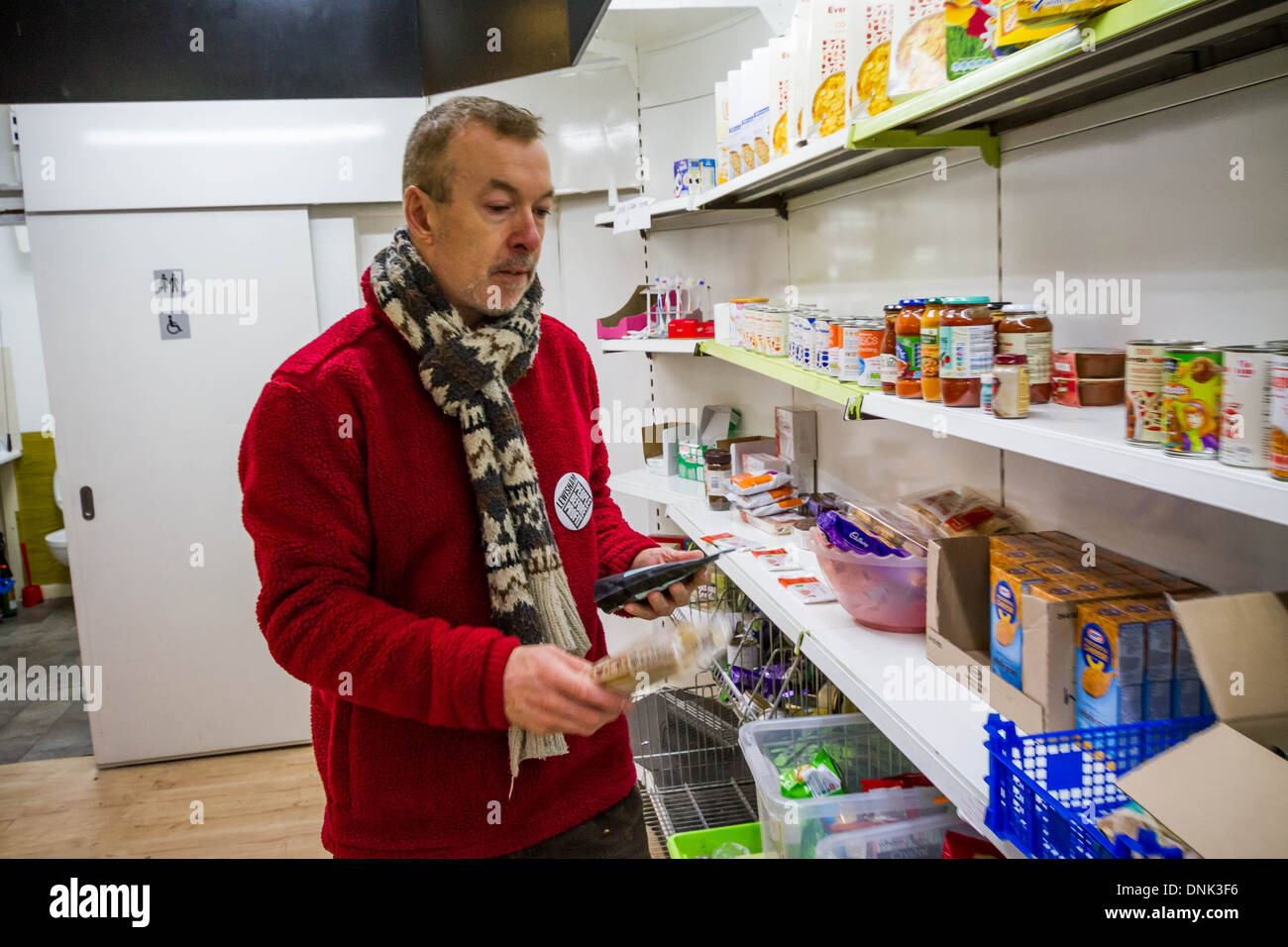 Ray Woolford, chi corre il Lewisham Food Bank in New Cross di Londra, Regno Unito. Foto Stock