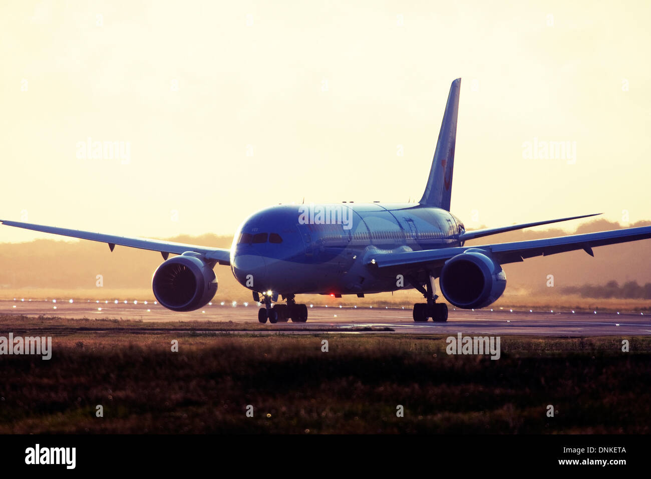 Thomson Airways Boeing Dreamliner 787-8 all'Aeroporto Gatwick di Londra, Inghilterra, Regno Unito. Foto Stock