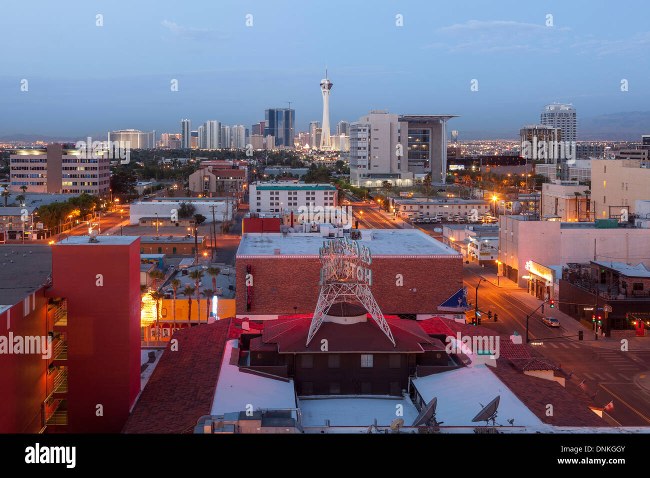 Las Vegas di Notte,vista dall Oriente Fremont Street Foto Stock