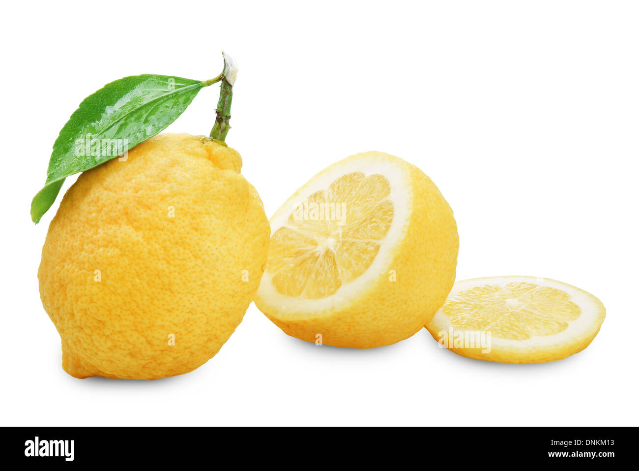 Immagine di limone fresco con foglie isolati su sfondo bianco Foto Stock