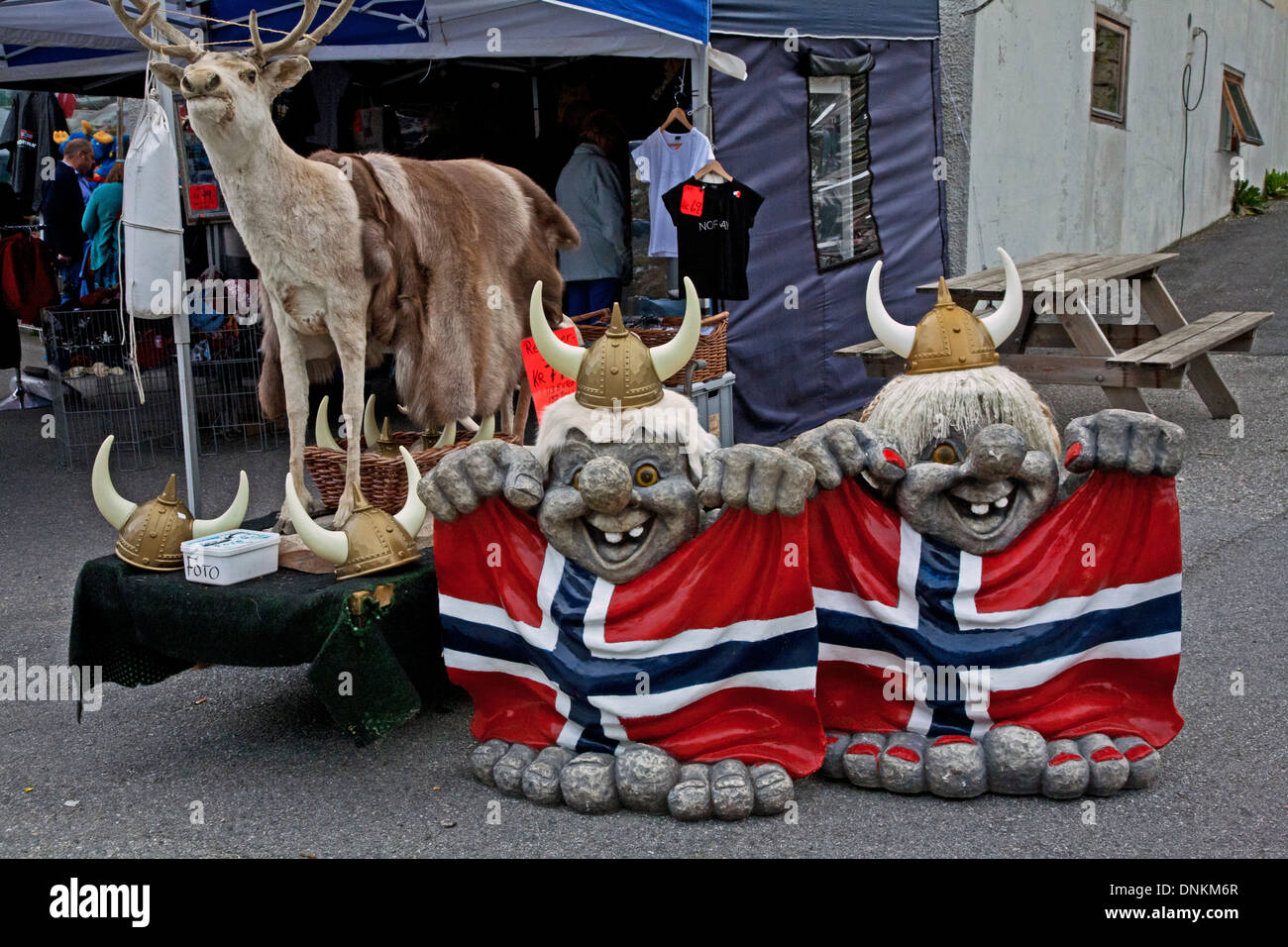 Troll norvegese sculture presso il Geirangerfjord Cruise Port, Norvegia, Europa Foto Stock