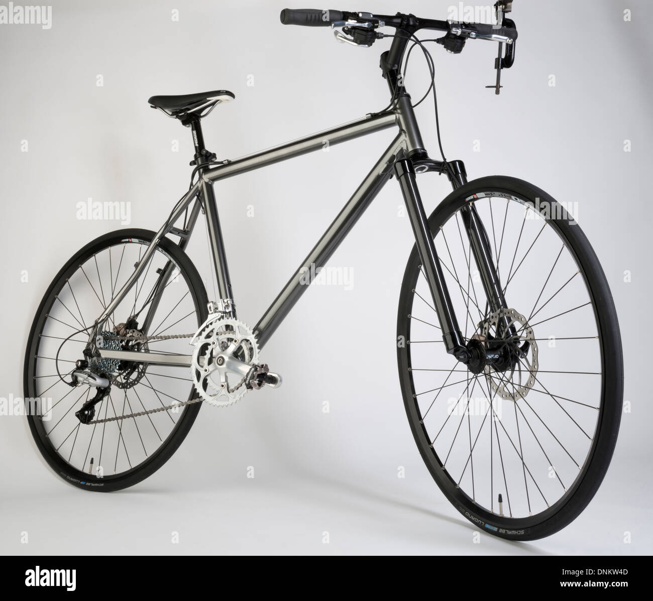 Bici ibrida immagini e fotografie stock ad alta risoluzione - Alamy