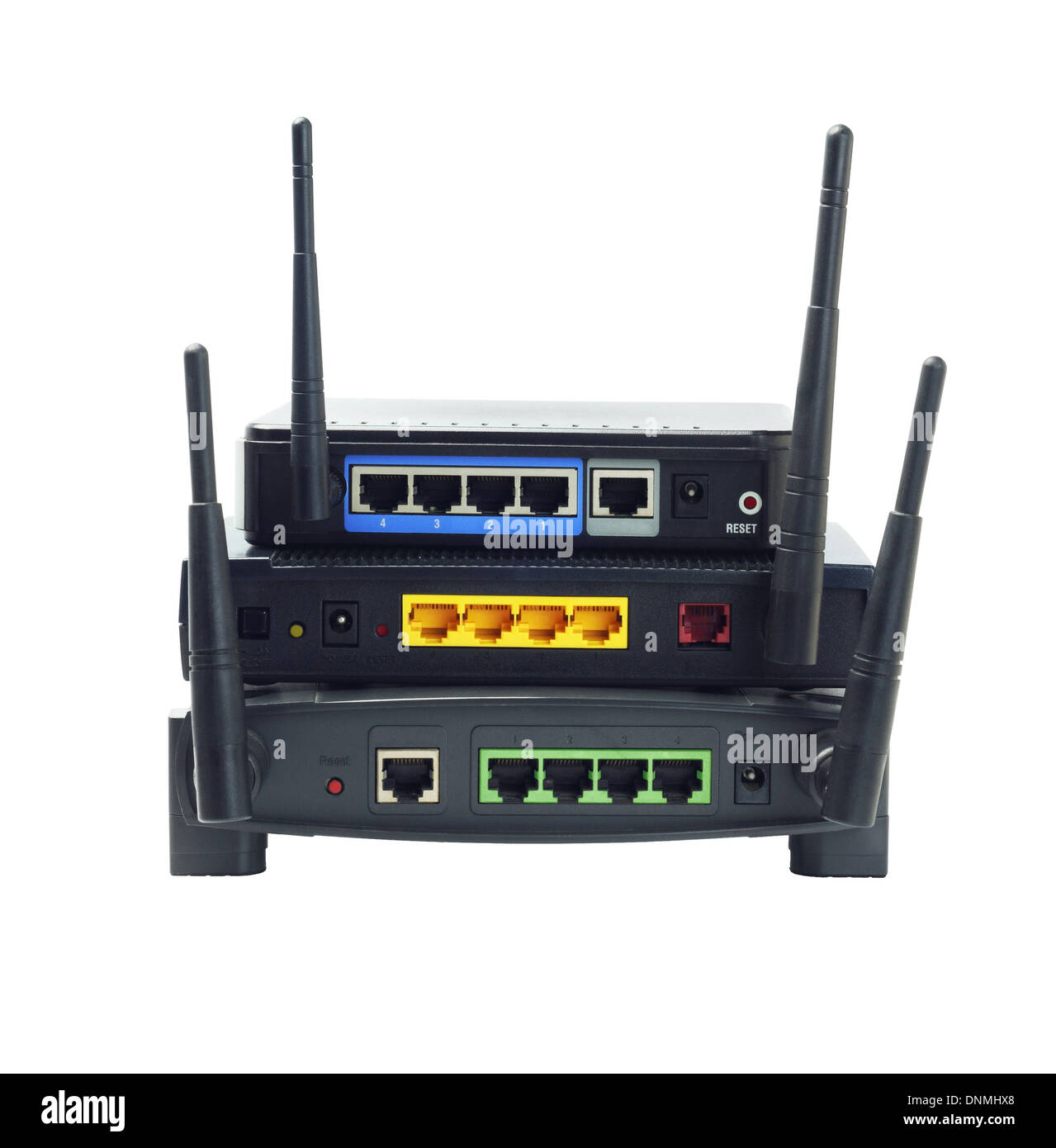 Pila di router Wireless su sfondo bianco Foto Stock