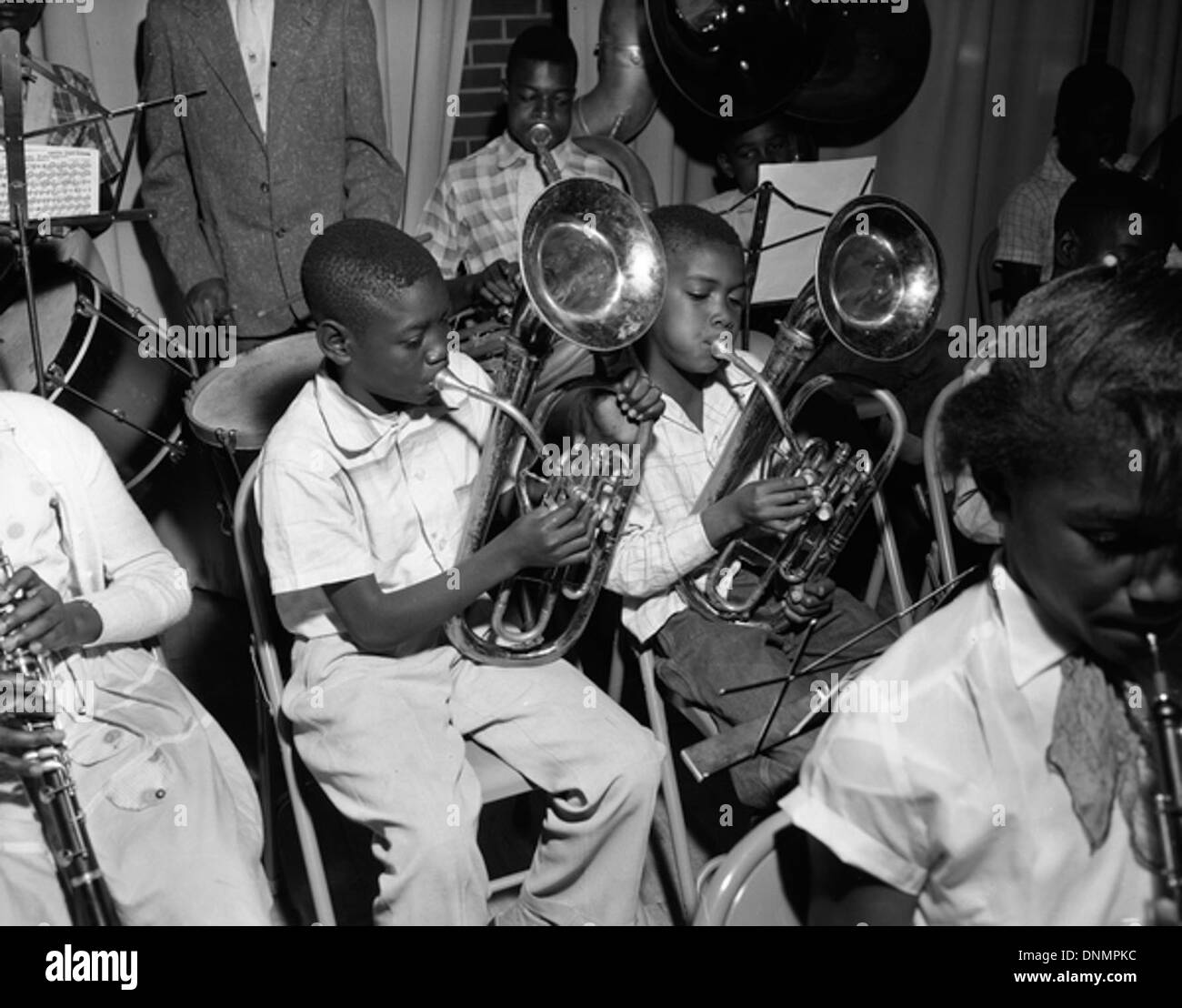 Unidentified baritono corno giocatori del Grifone Middle School band in Tallahassee, Florida Foto Stock