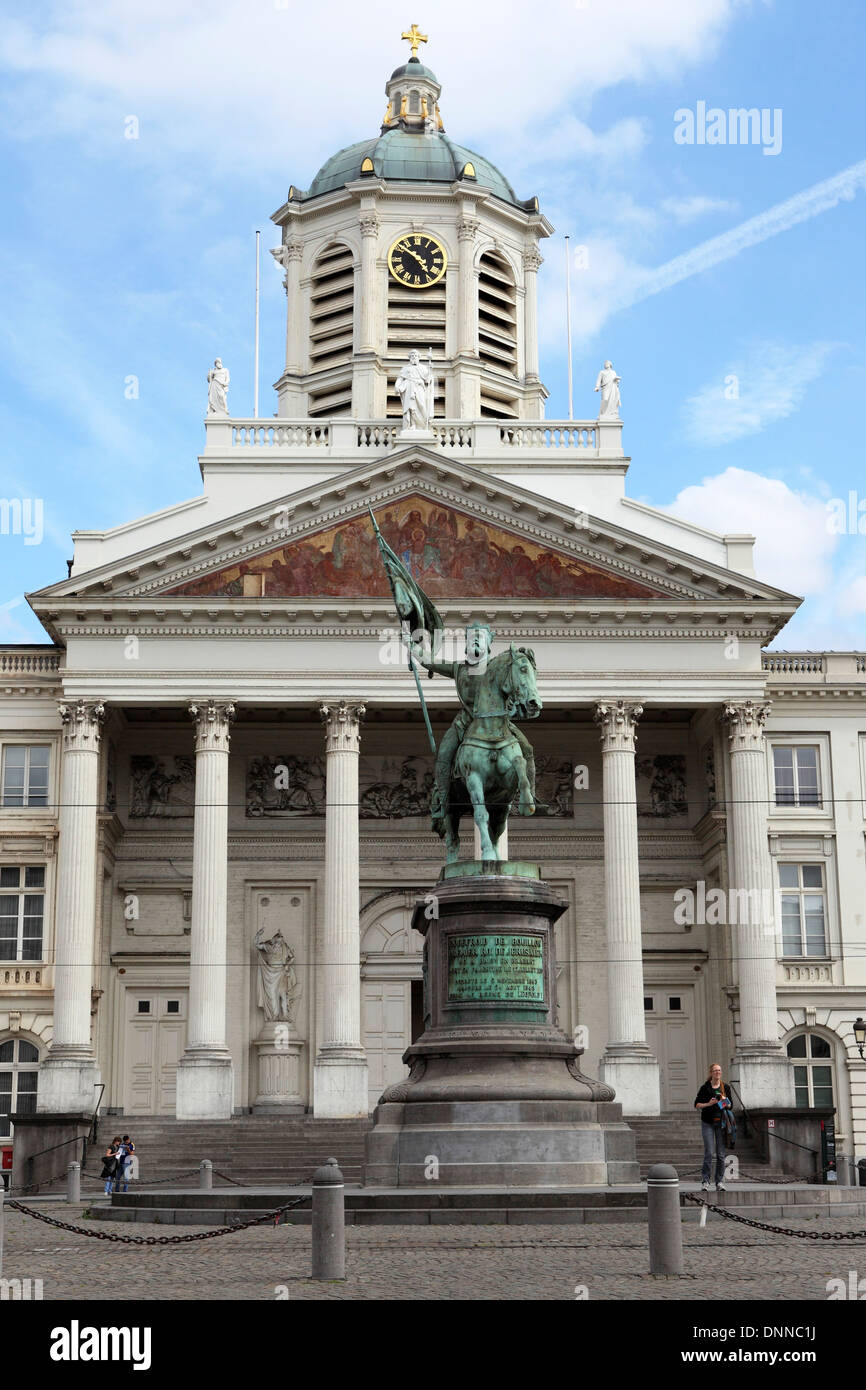 Statua di Goffredo di Bouillon (Godefroid de Bouillon) presso la Place Royale di Bruxelles in Belgio. Foto Stock