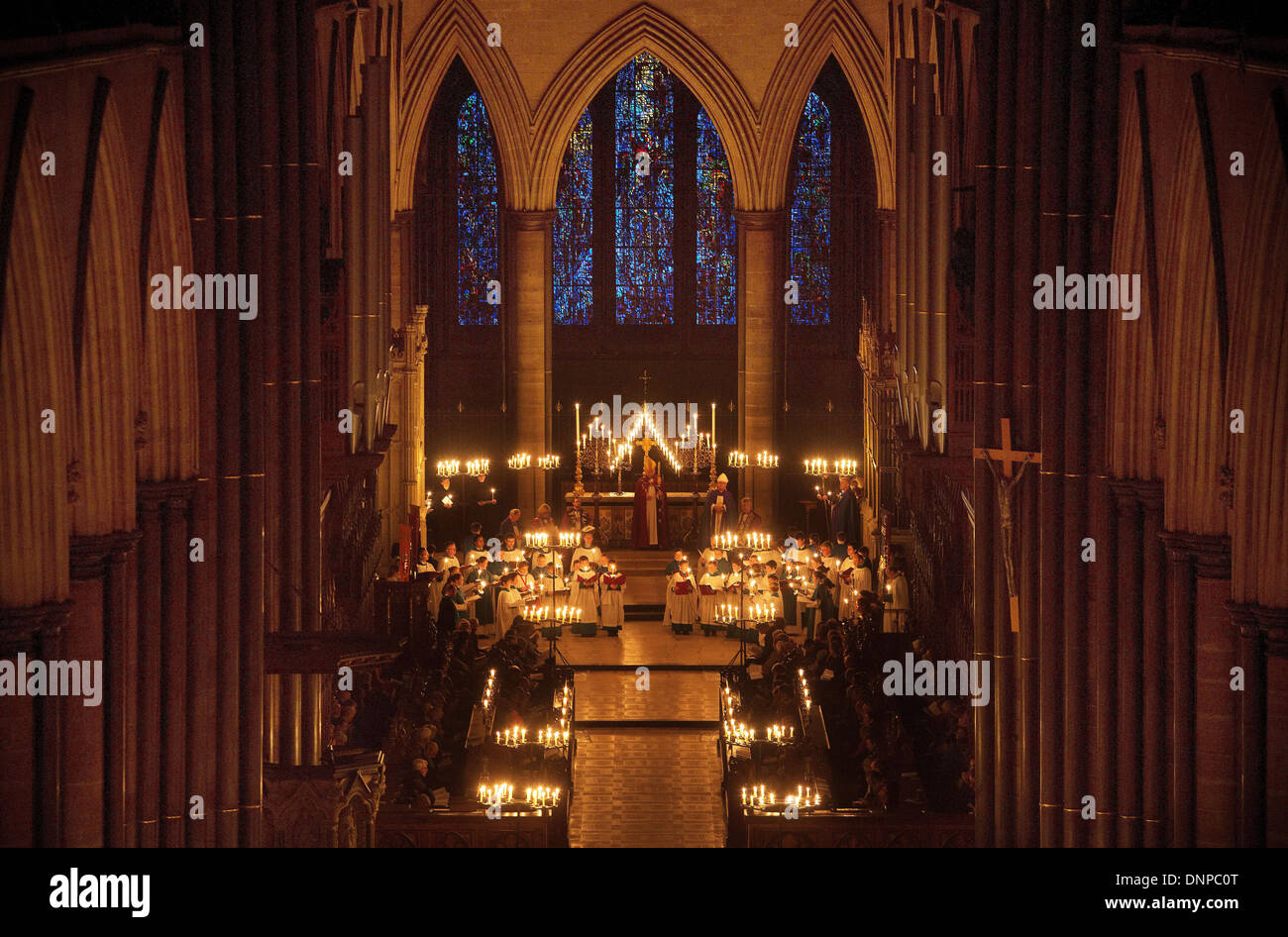 L annuale Tenebre alla Luce servizio presso la Cattedrale di Salisbury, Wiltshire. Foto Stock