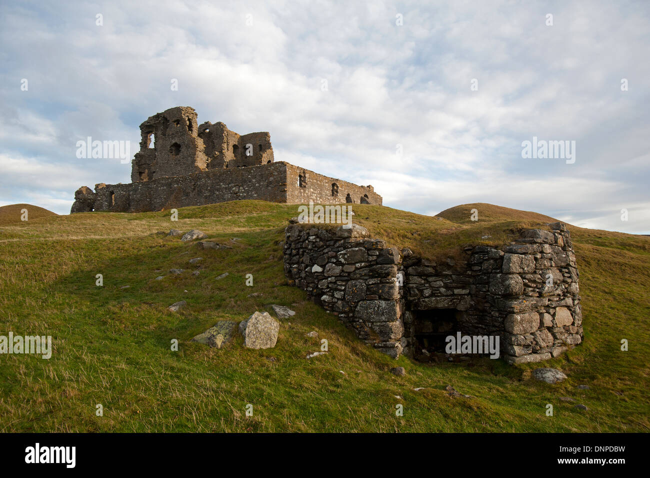 Il tetro hilltop le rovine del castello di Auchindoun vicino a Dufftown, Morayshire. Grampian regione. SCO 9177 Foto Stock