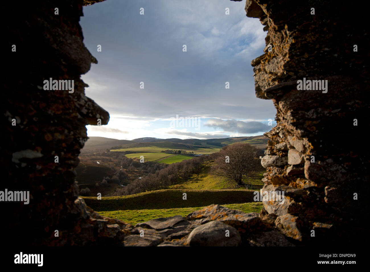 La vista dal castello di Auchindoun rovine Dufftown Moray Scozia SCO 9181. Foto Stock