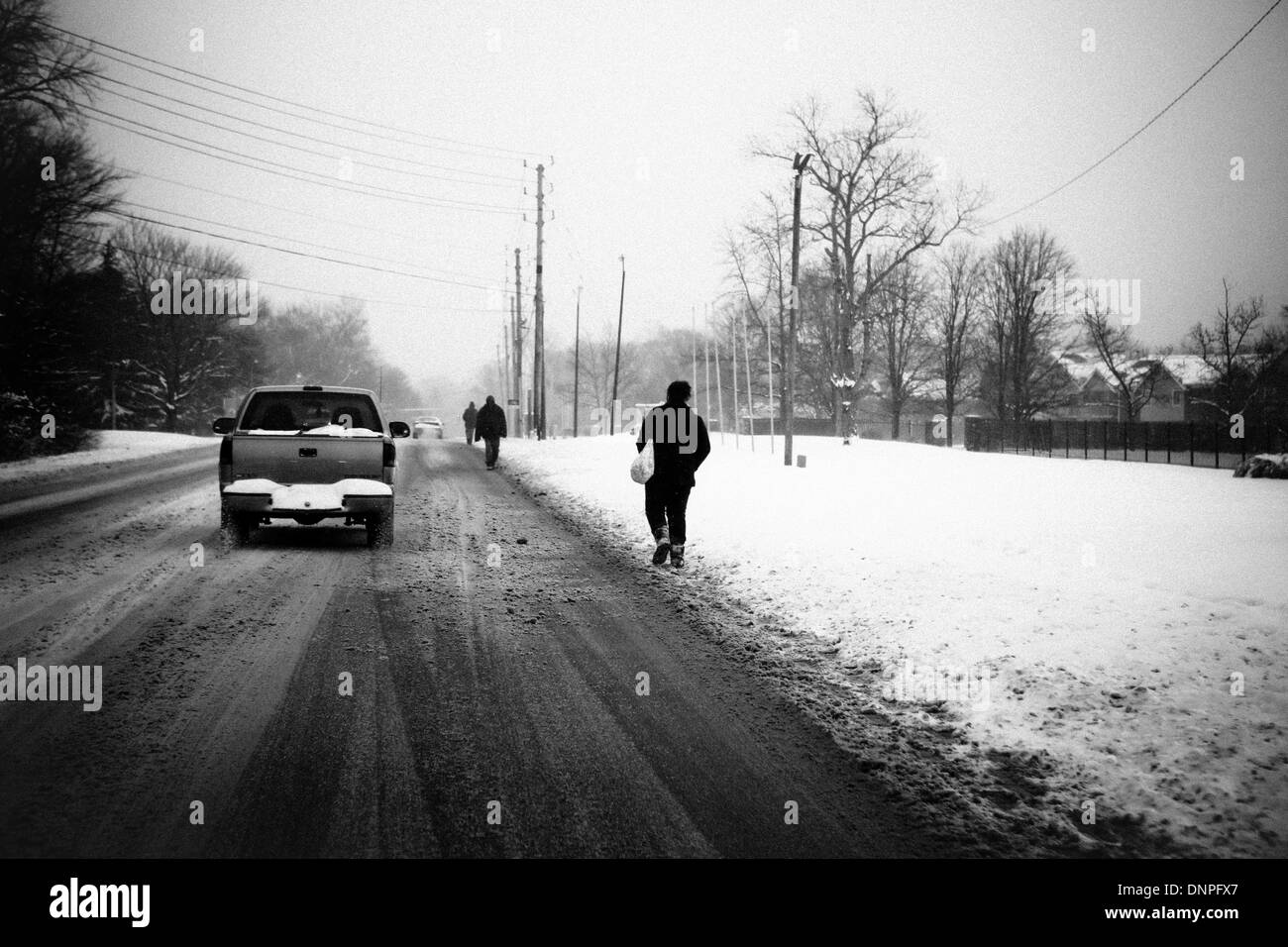 Bloomington, Indiana, Stati Uniti d'America. 01 gen 2014. Indianapolis giorno d'inverno. Il congelamento temeratures e coperta di neve Indiana con temperature sottozero e neve più attesi nel corso del fine settimana. Credito: Jeremy Hogan/Alamy Live News Foto Stock