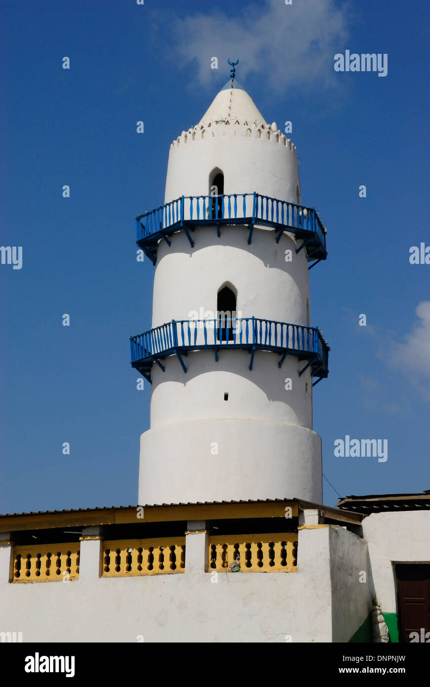 La moschea musulmana con il suo minareto nella città di Gibuti, Gibuti, Corno d Africa Foto Stock