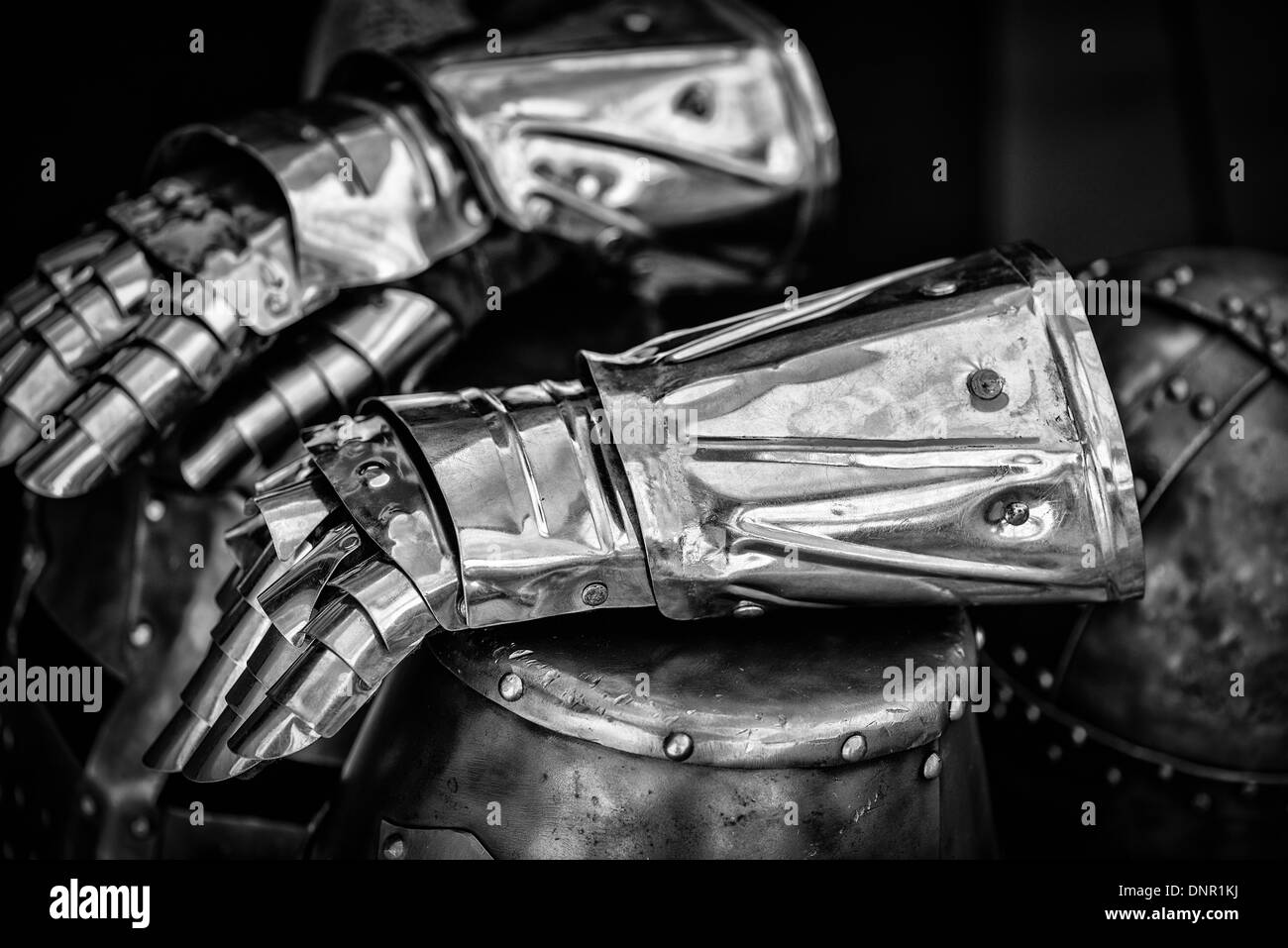 Guanti cavaliere monocromatico Foto Stock
