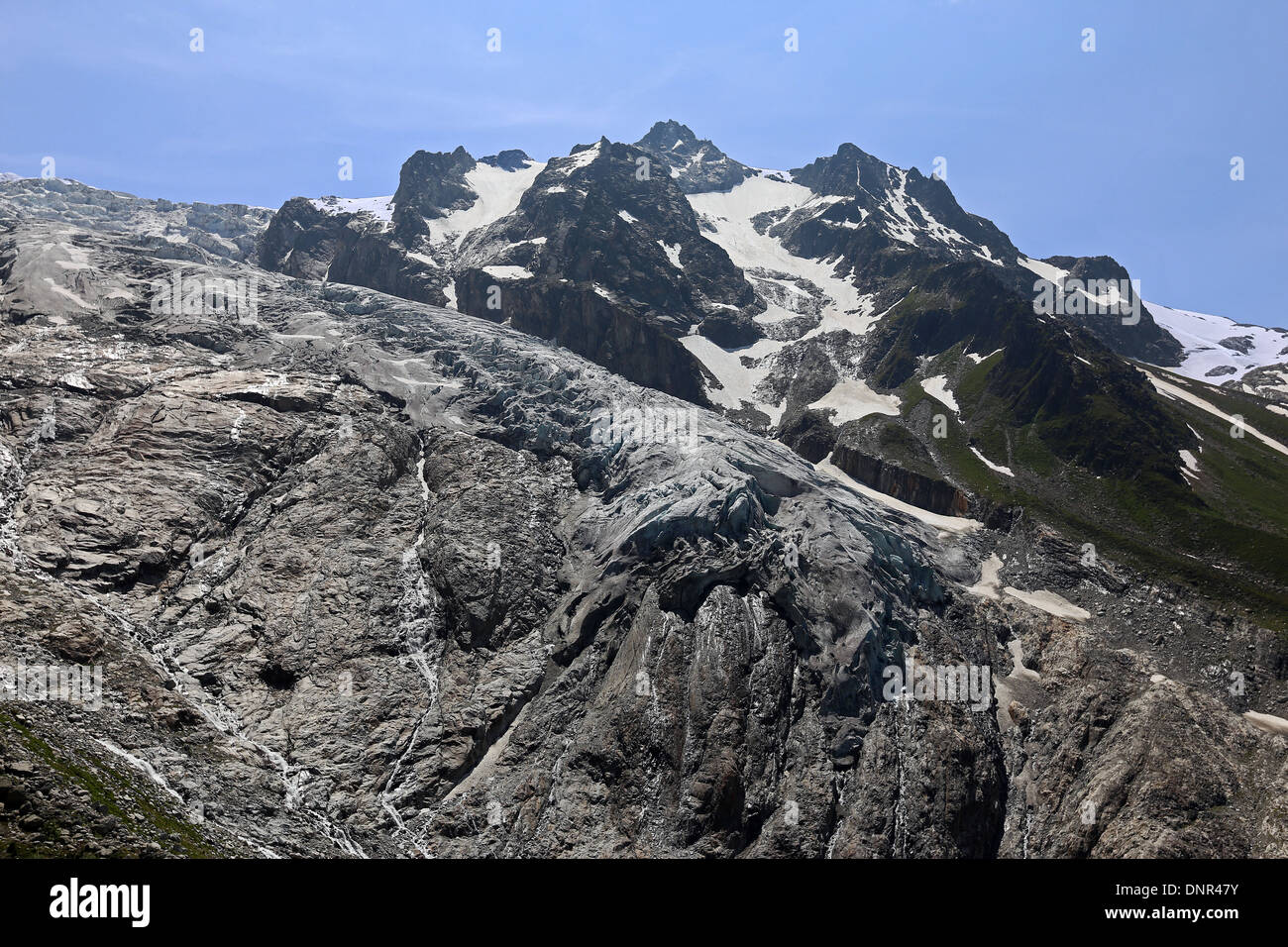 Il Ghiacciaio del Trient. Sheepbacks rocce. Il Mont Blanc massiccio montuoso. Paesaggio alpino delle Alpi Svizzere. Foto Stock