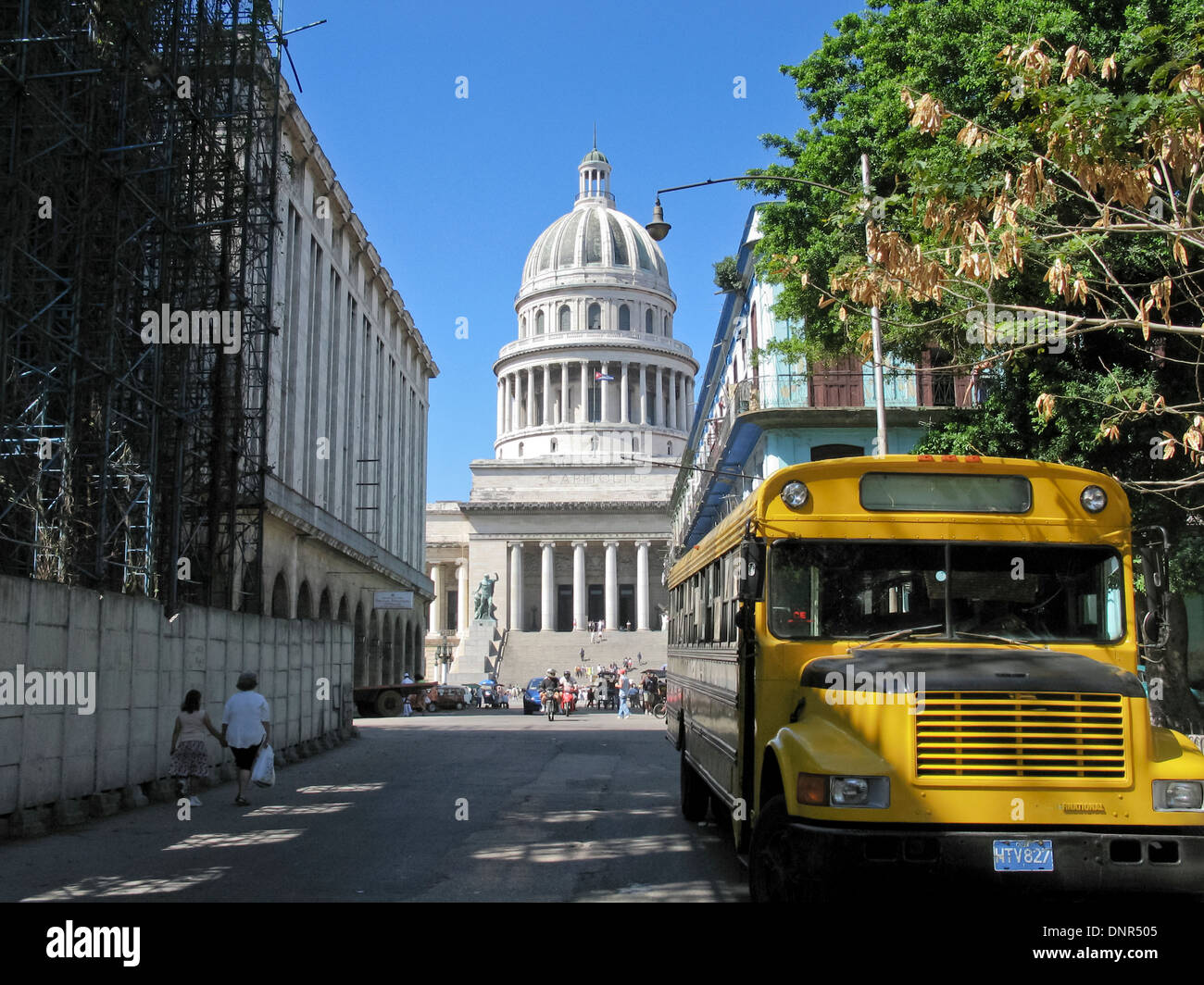 Strada che conduce a 'Capitolio' a l'Avana, Cuba Foto Stock