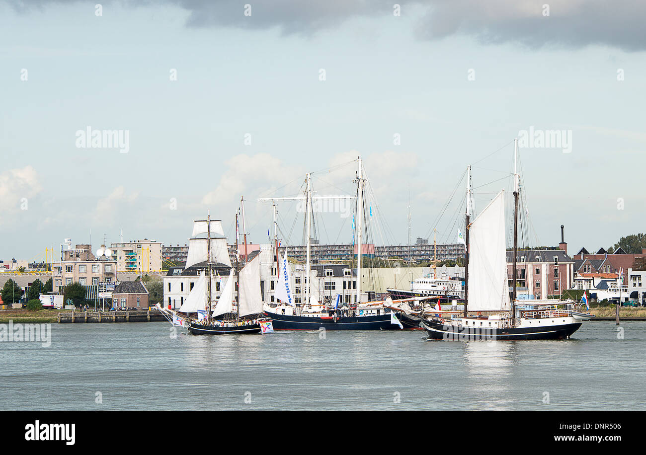 La nave Flying Dutchman vele al di fuori del porto di Rotterdam,su ottobre 10,2012 a Rotterdam, Paesi Bassi. Foto Stock