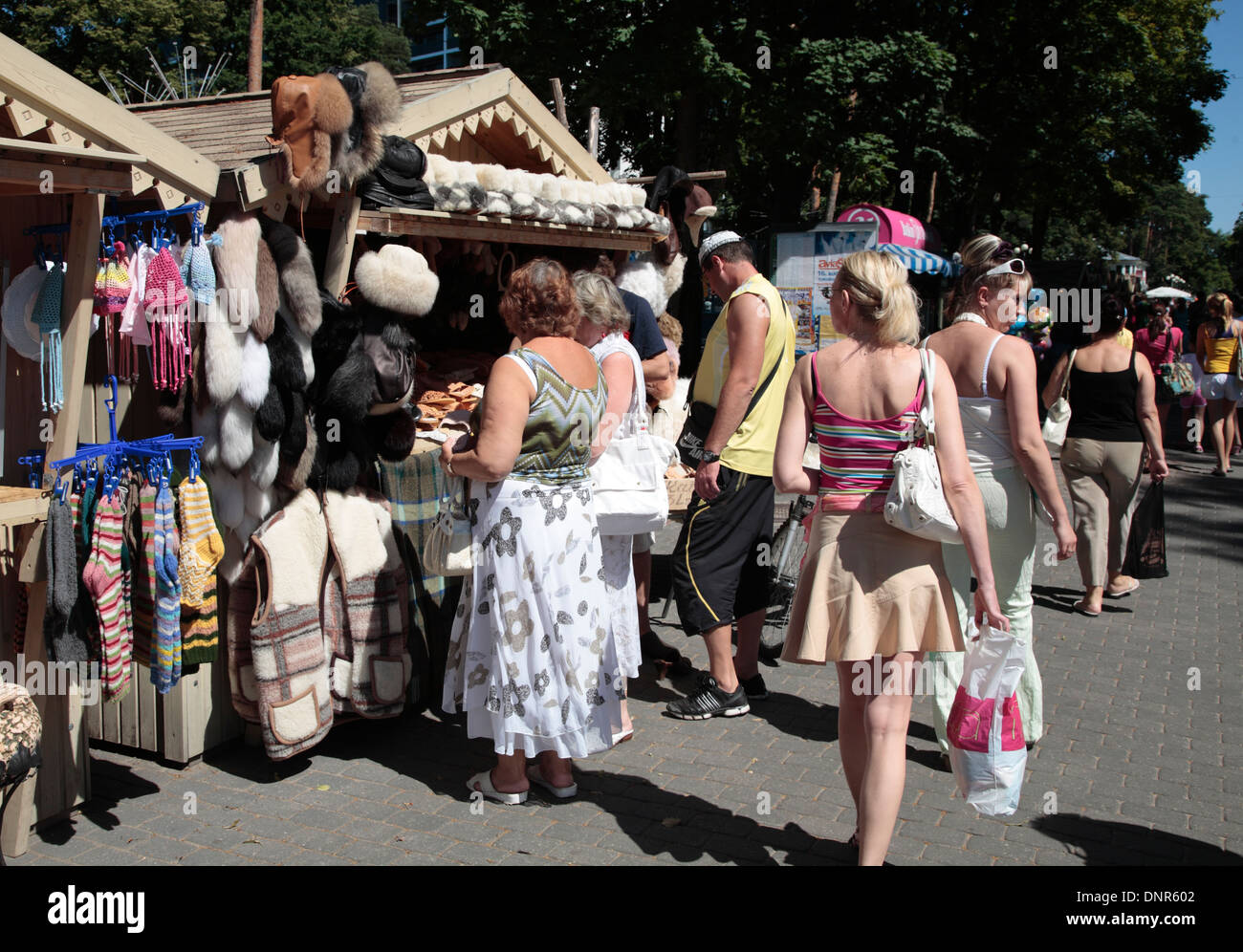 Pressione di stallo di souvenir in Majori, Jurmala, Mar Baltico, Riga, Lettonia Foto Stock